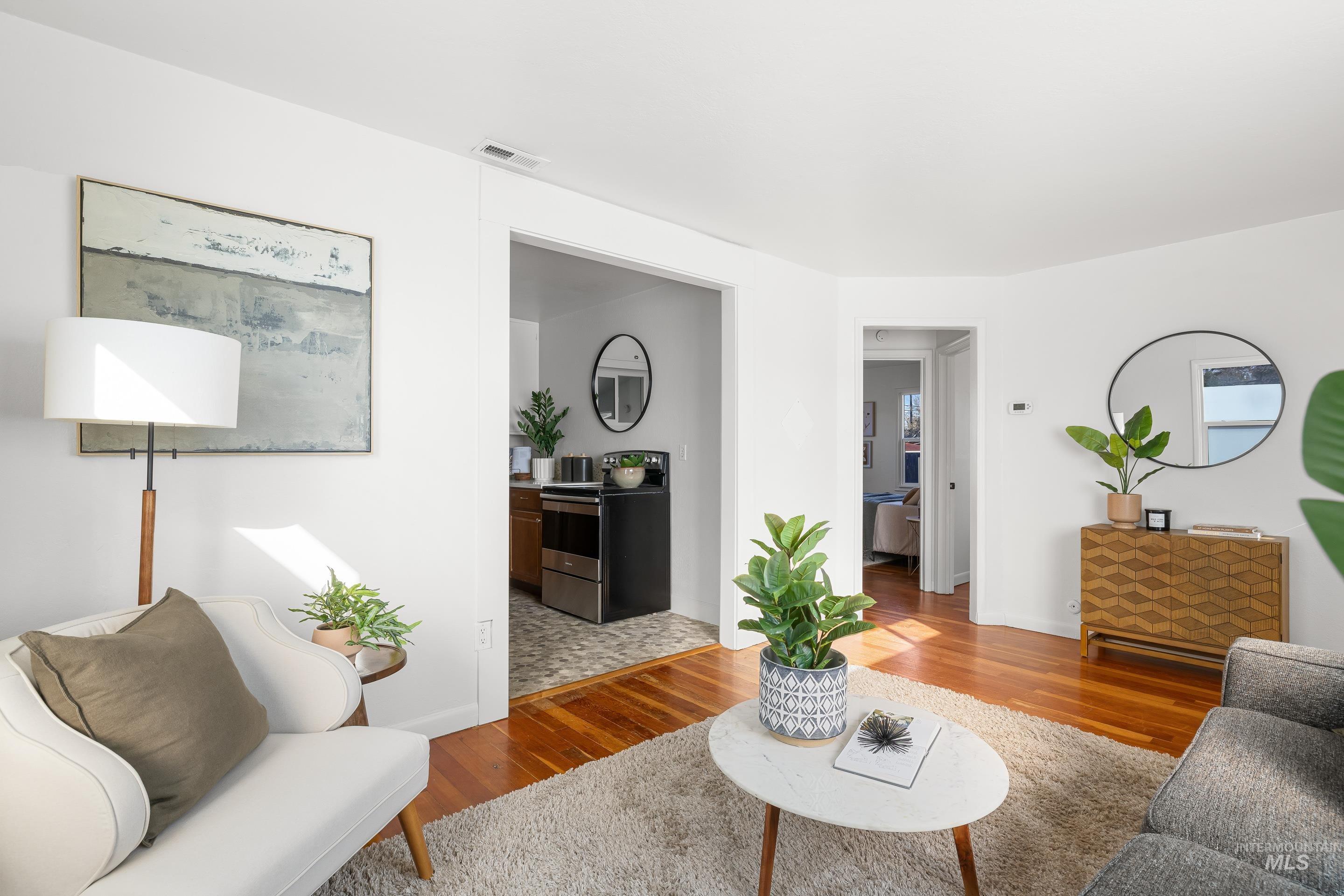 2131 S Atlantic St, Boise, Idaho 83705, 2 Bedrooms, 1 Bathroom, Residential For Sale, Price $315,000,MLS 98978840