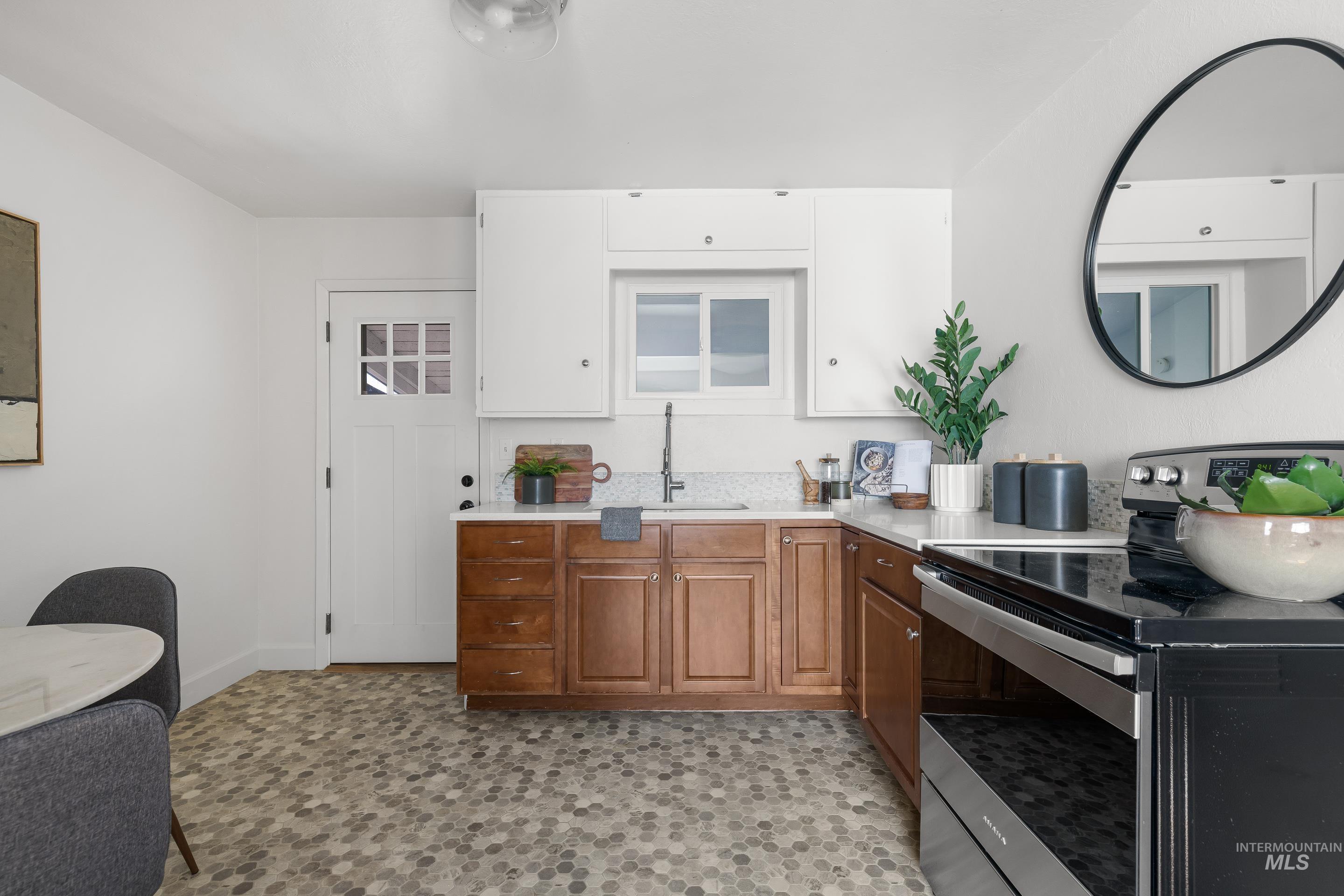 2131 S Atlantic St, Boise, Idaho 83705, 2 Bedrooms, 1 Bathroom, Residential For Sale, Price $315,000,MLS 98978840