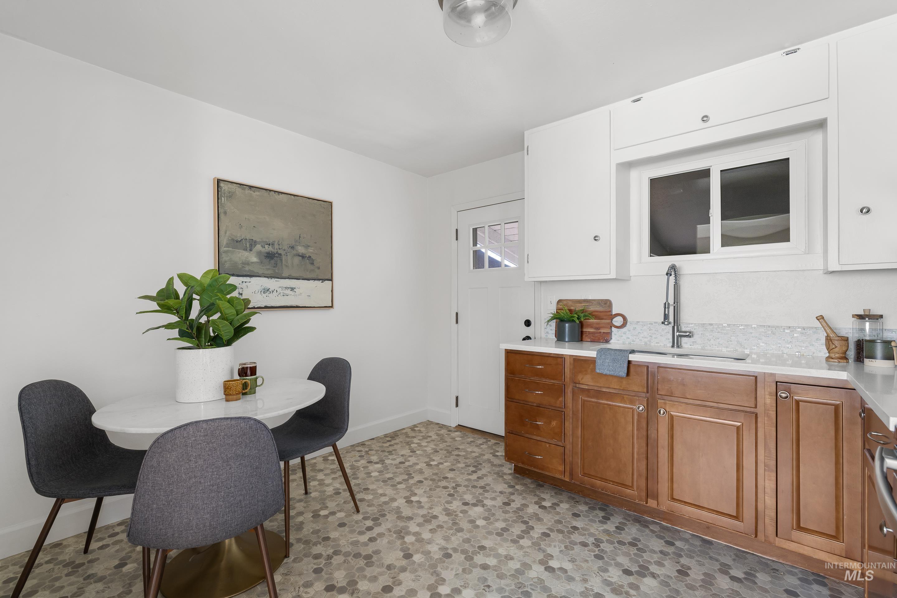 2131 S Atlantic St, Boise, Idaho 83705, 2 Bedrooms, 1 Bathroom, Residential For Sale, Price $315,000,MLS 98978840