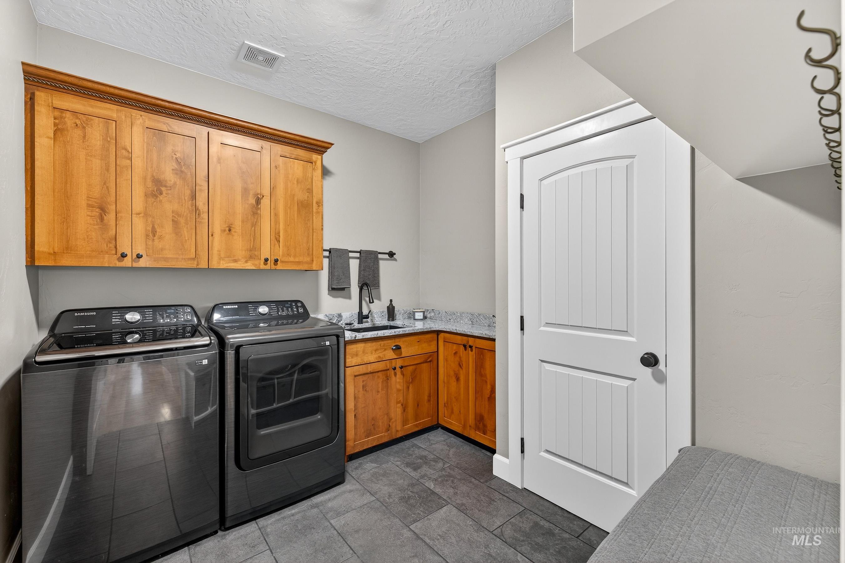 3901 Ponderosa Court, New Meadows, Idaho 83654, 3 Bedrooms, 2 Bathrooms, Residential For Sale, Price $889,000,MLS 98978845