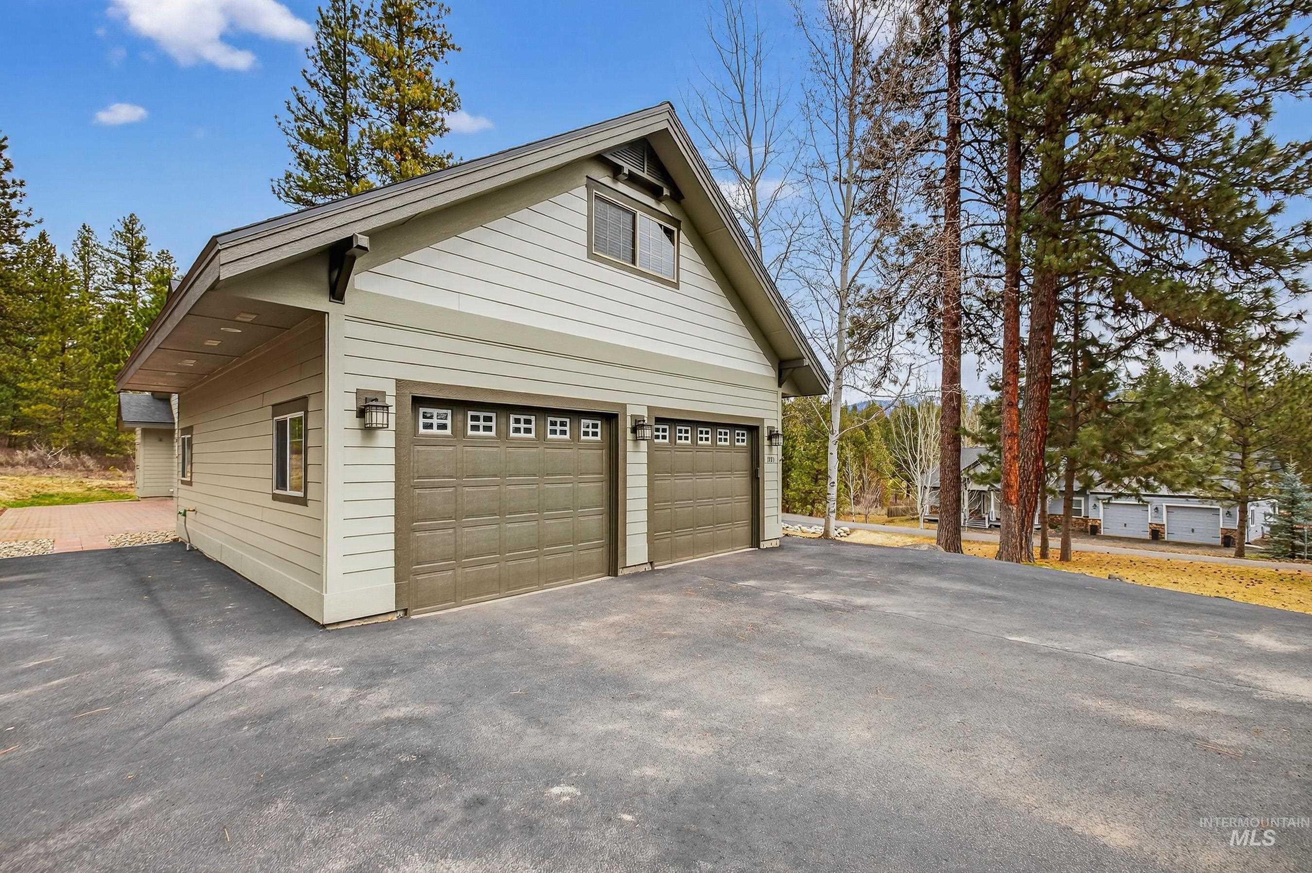 3901 Ponderosa Court, New Meadows, Idaho 83654, 3 Bedrooms, 2 Bathrooms, Residential For Sale, Price $889,000,MLS 98978845