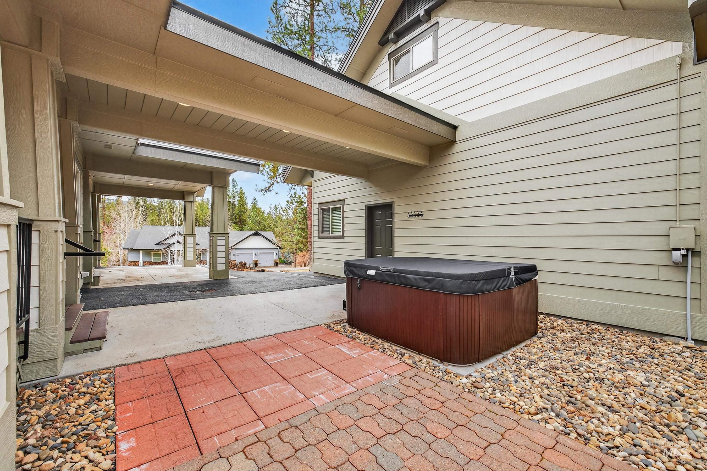 3901 Ponderosa Court, New Meadows, Idaho 83654, 3 Bedrooms, 2 Bathrooms, Residential For Sale, Price $889,000,MLS 98978845