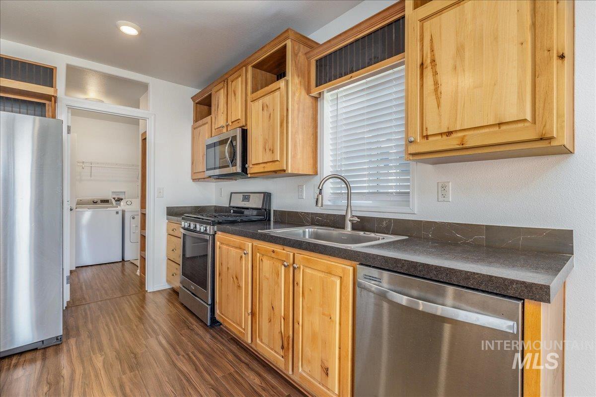 2164 Blue Spruce Ln, Boise, Idaho 83716, 3 Bedrooms, 2 Bathrooms, Residential For Sale, Price $229,999,MLS 98978846