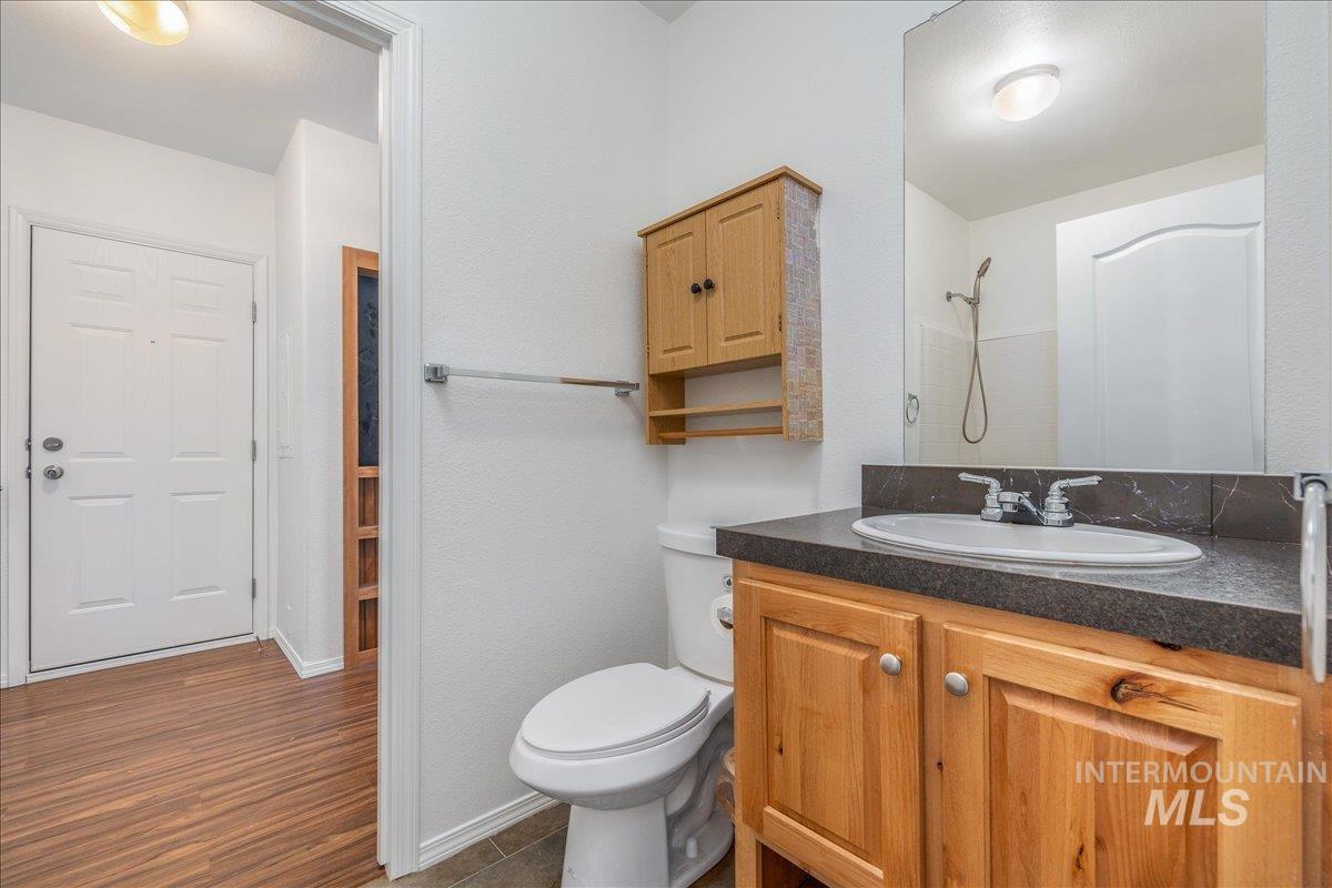 2164 Blue Spruce Ln, Boise, Idaho 83716, 3 Bedrooms, 2 Bathrooms, Residential For Sale, Price $229,999,MLS 98978846