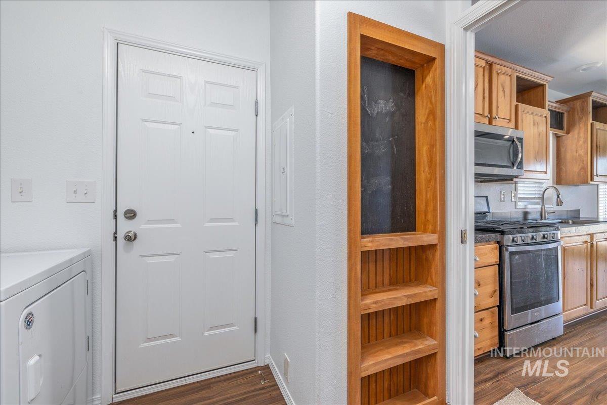 2164 Blue Spruce Ln, Boise, Idaho 83716, 3 Bedrooms, 2 Bathrooms, Residential For Sale, Price $229,999,MLS 98978846