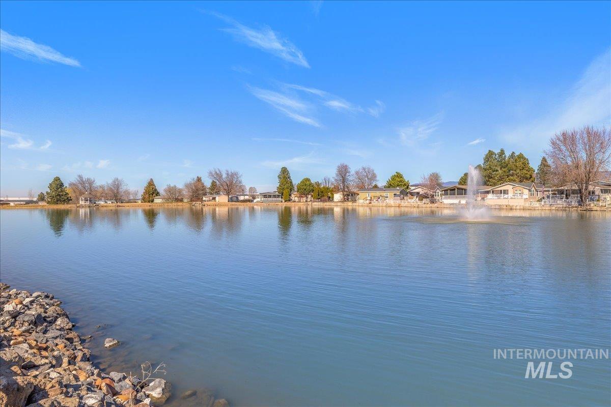 2164 Blue Spruce Ln, Boise, Idaho 83716, 3 Bedrooms, 2 Bathrooms, Residential For Sale, Price $229,999,MLS 98978846