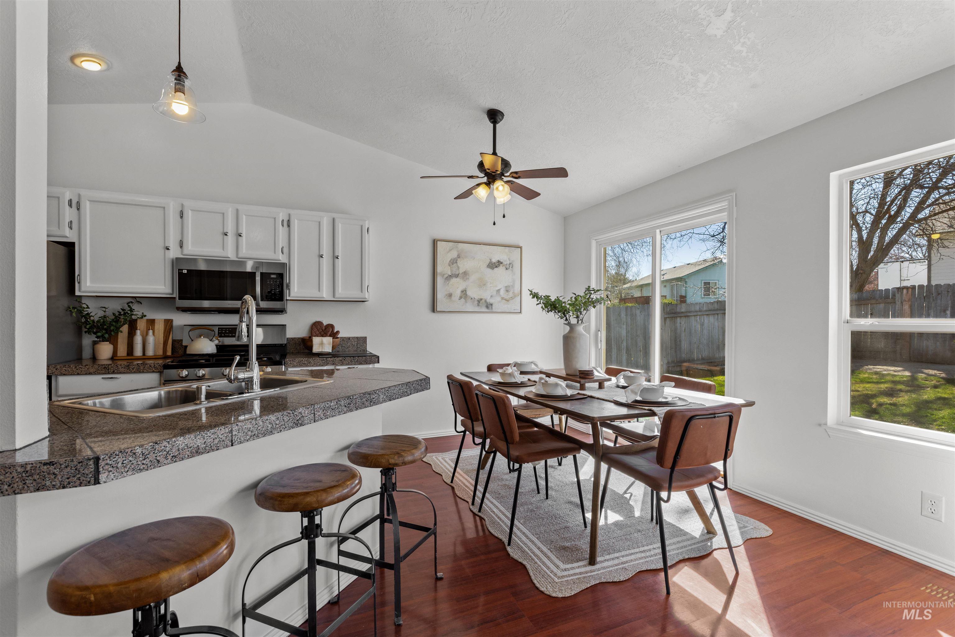 3615 S Carbondale Place, Meridian, Idaho 83642, 3 Bedrooms, 2 Bathrooms, Residential For Sale, Price $379,900,MLS 98978848