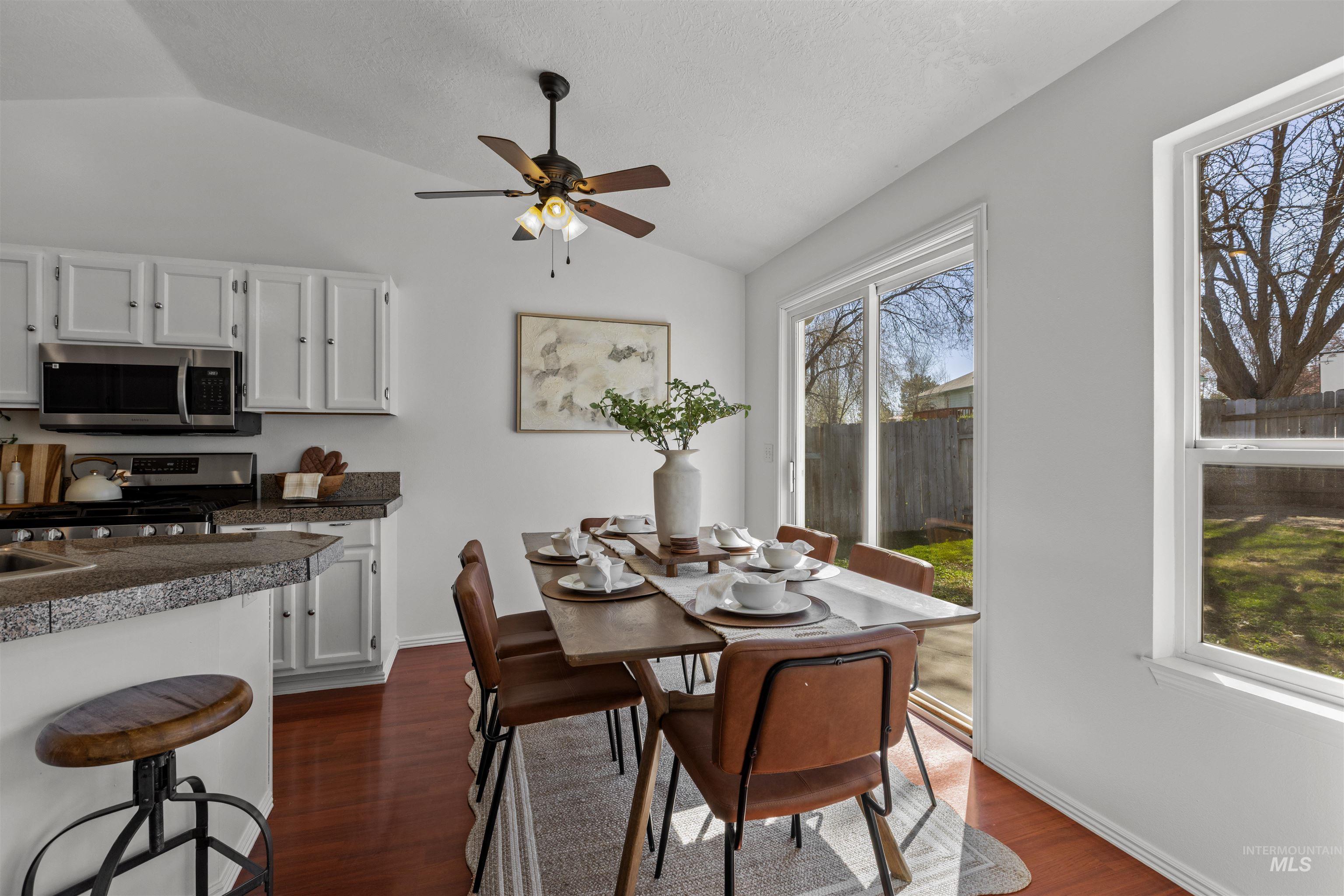 3615 S Carbondale Place, Meridian, Idaho 83642, 3 Bedrooms, 2 Bathrooms, Residential For Sale, Price $379,900,MLS 98978848