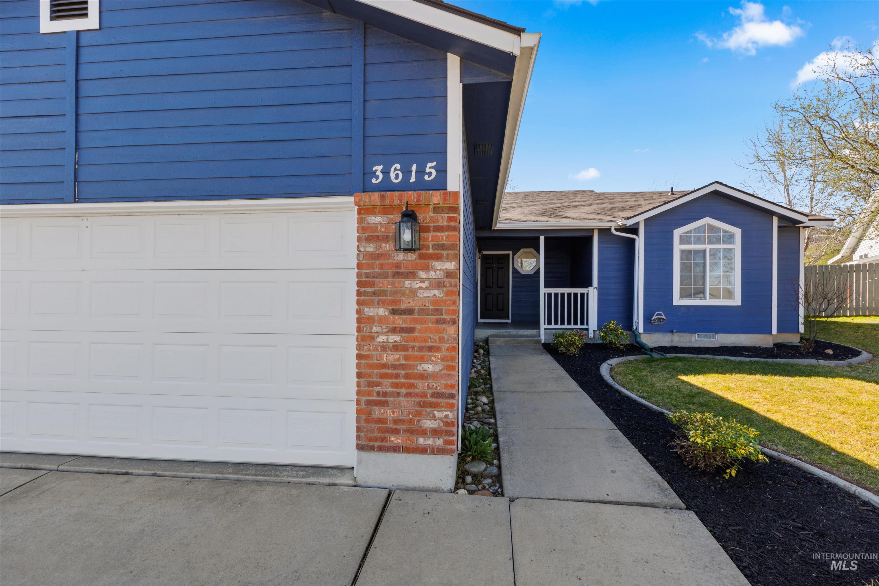 3615 S Carbondale Place, Meridian, Idaho 83642, 3 Bedrooms, 2 Bathrooms, Residential For Sale, Price $379,900,MLS 98978848