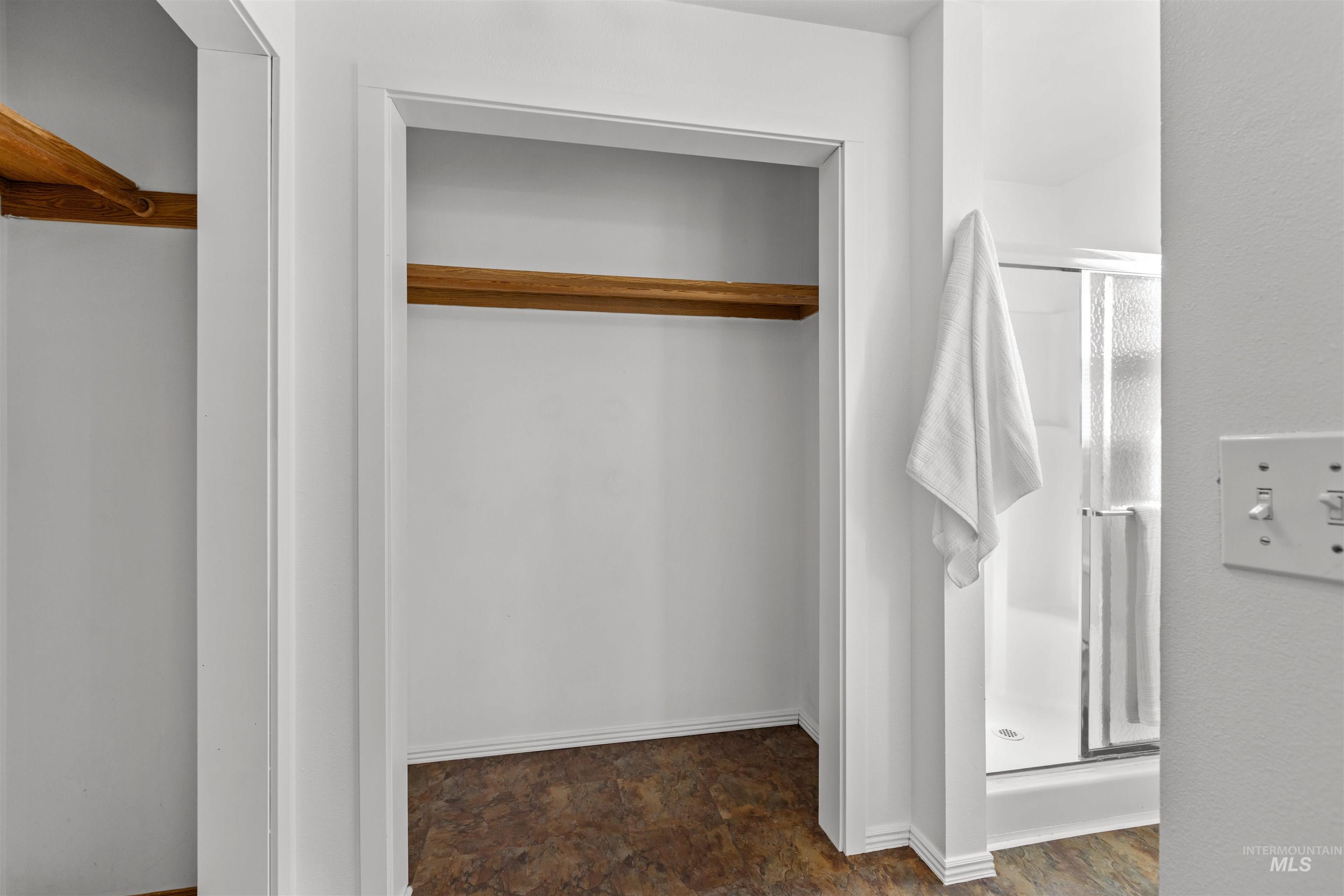 3615 S Carbondale Place, Meridian, Idaho 83642, 3 Bedrooms, 2 Bathrooms, Residential For Sale, Price $379,900,MLS 98978848