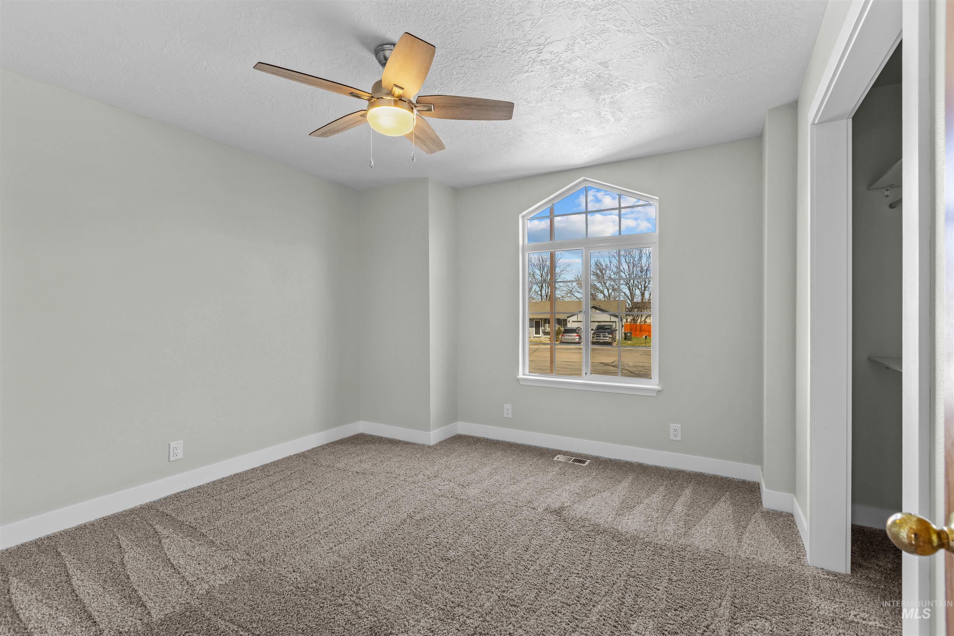 3615 S Carbondale Place, Meridian, Idaho 83642, 3 Bedrooms, 2 Bathrooms, Residential For Sale, Price $379,900,MLS 98978848