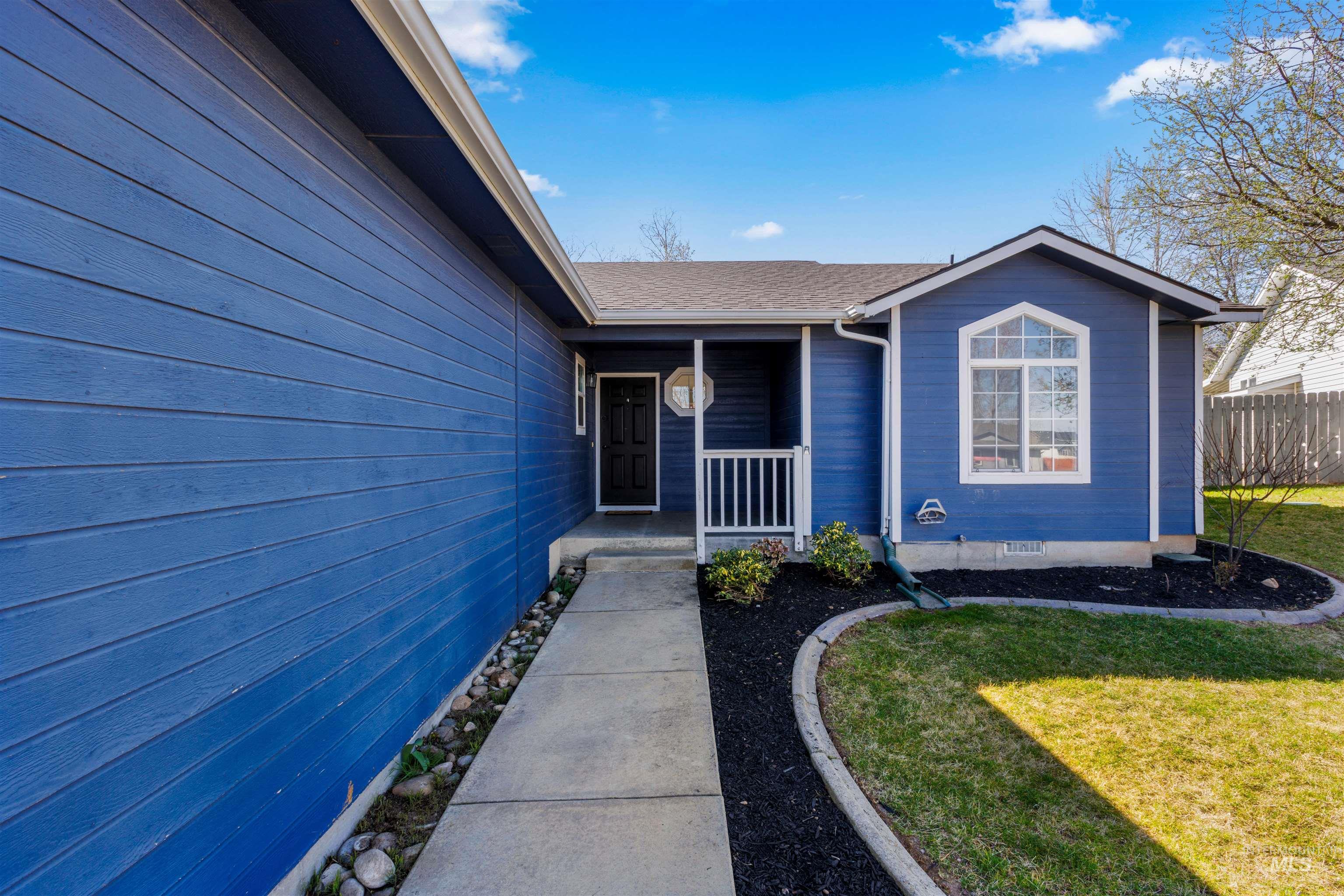 3615 S Carbondale Place, Meridian, Idaho 83642, 3 Bedrooms, 2 Bathrooms, Residential For Sale, Price $379,900,MLS 98978848