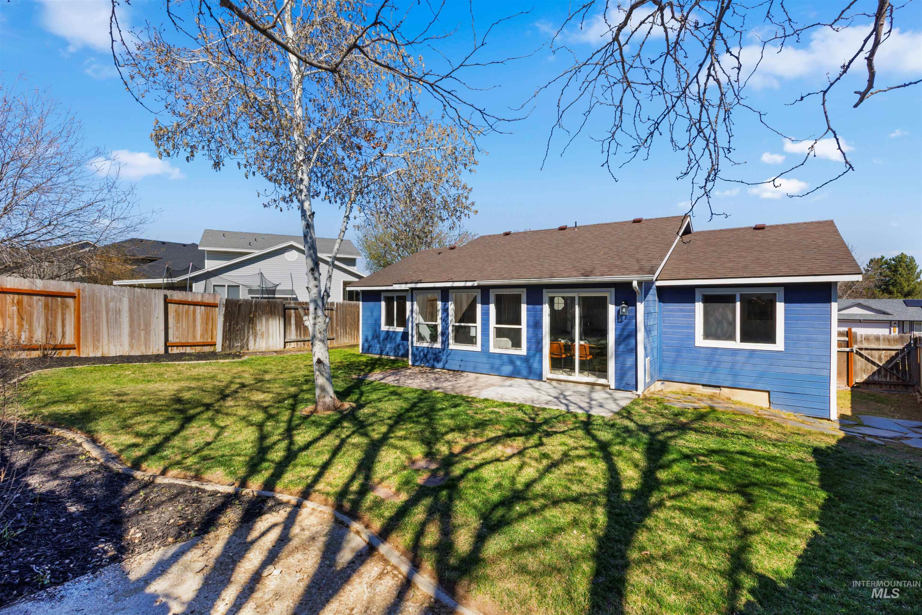 3615 S Carbondale Place, Meridian, Idaho 83642, 3 Bedrooms, 2 Bathrooms, Residential For Sale, Price $379,900,MLS 98978848