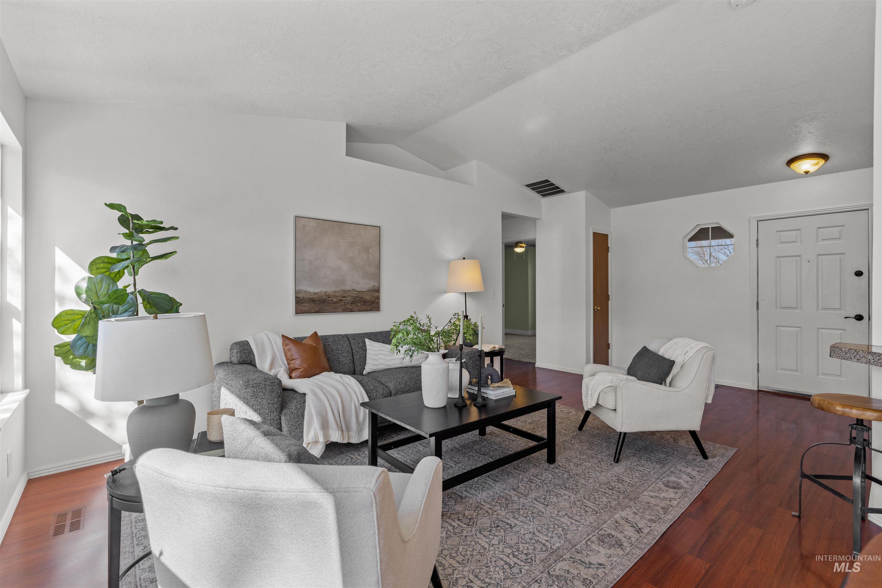 3615 S Carbondale Place, Meridian, Idaho 83642, 3 Bedrooms, 2 Bathrooms, Residential For Sale, Price $379,900,MLS 98978848