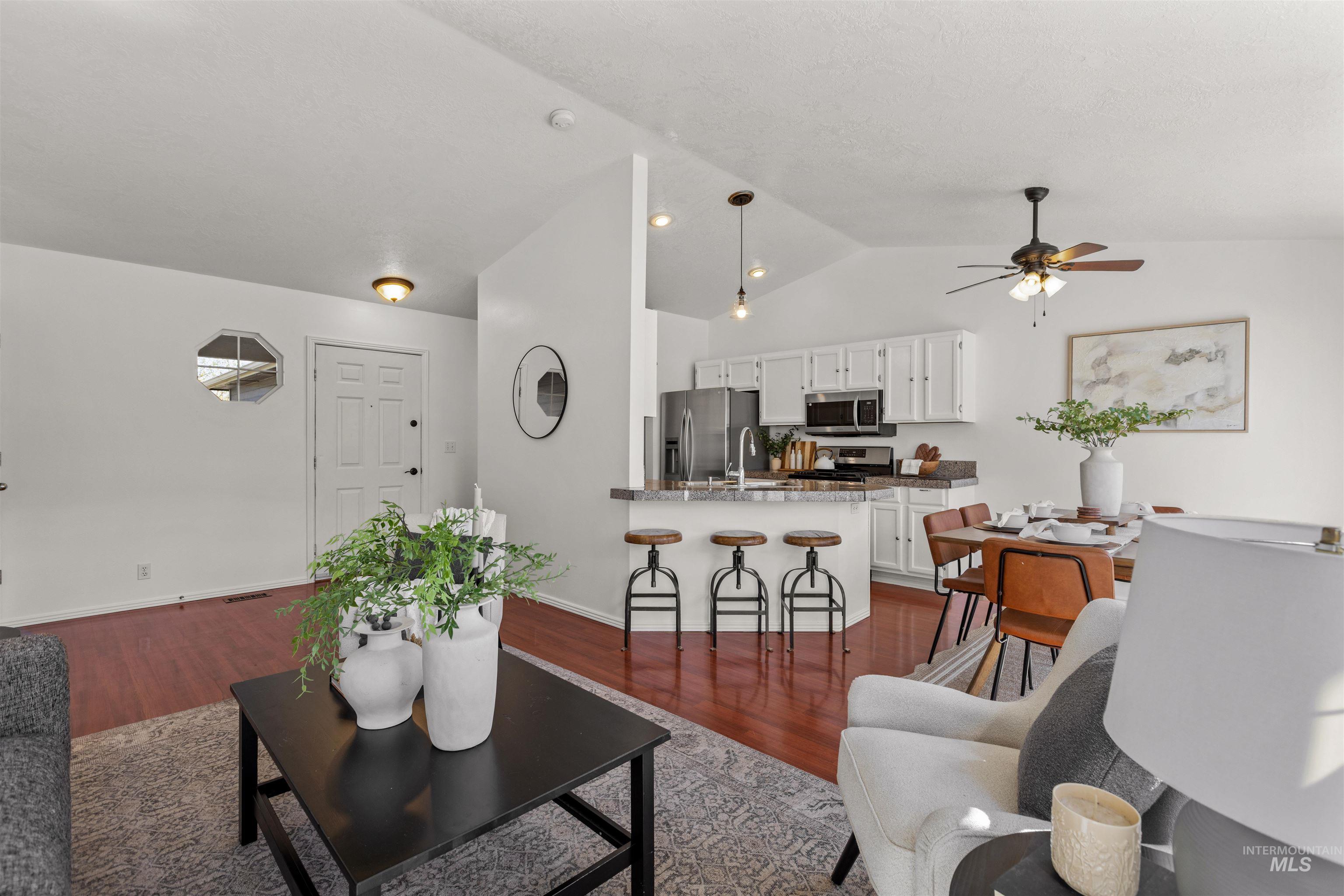 3615 S Carbondale Place, Meridian, Idaho 83642, 3 Bedrooms, 2 Bathrooms, Residential For Sale, Price $379,900,MLS 98978848