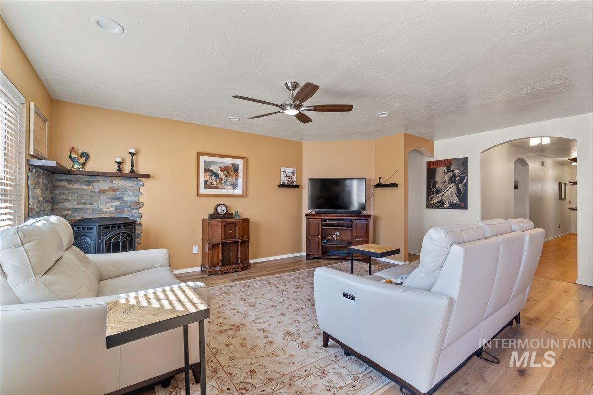 17689 N Weiser, Nampa, Idaho 83687, 3 Bedrooms, 2 Bathrooms, Residential For Sale, Price $415,000, 98978850