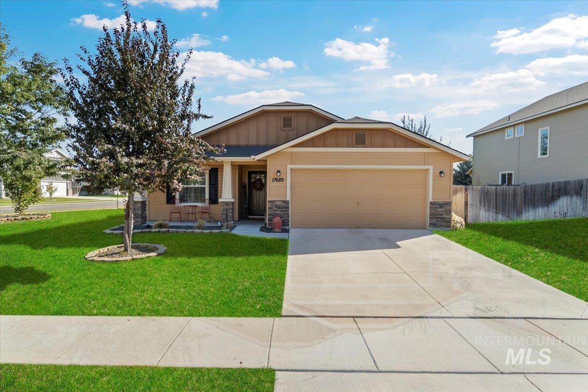 17689 N Weiser, Nampa, Idaho 83687, 3 Bedrooms, 2 Bathrooms, Residential For Sale, Price $415,000,MLS 98978850