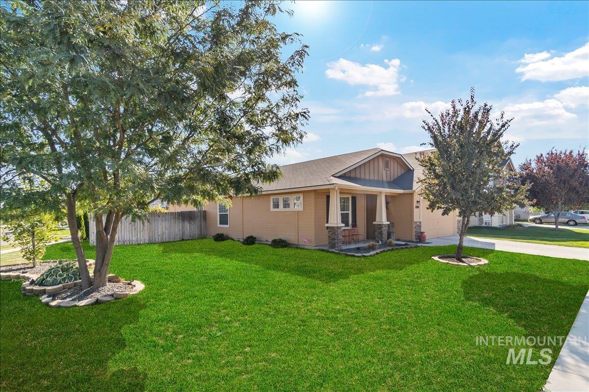 17689 N Weiser, Nampa, Idaho 83687, 3 Bedrooms, 2 Bathrooms, Residential For Sale, Price $415,000,MLS 98978850