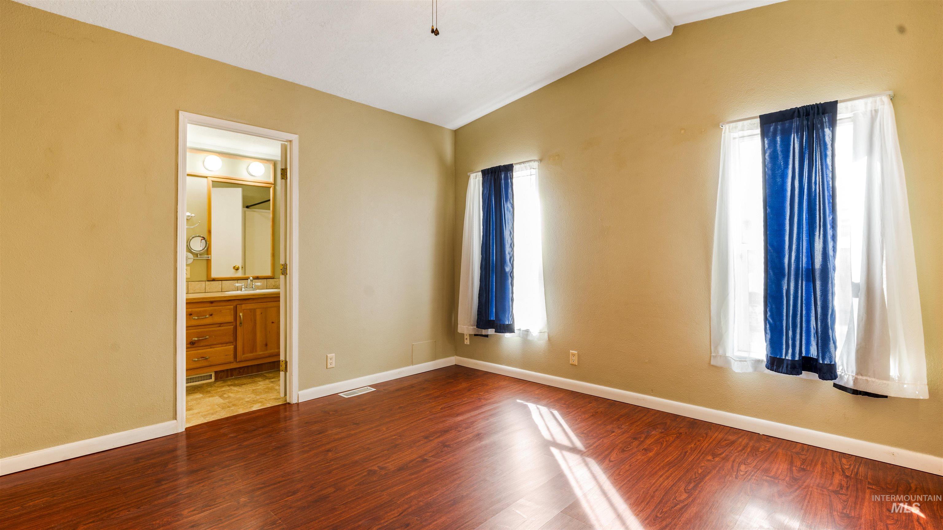 2107 S Phillippi Street, Boise, Idaho 83705, 3 Bedrooms, 2 Bathrooms, Residential For Sale, Price $399,900,MLS 98978851