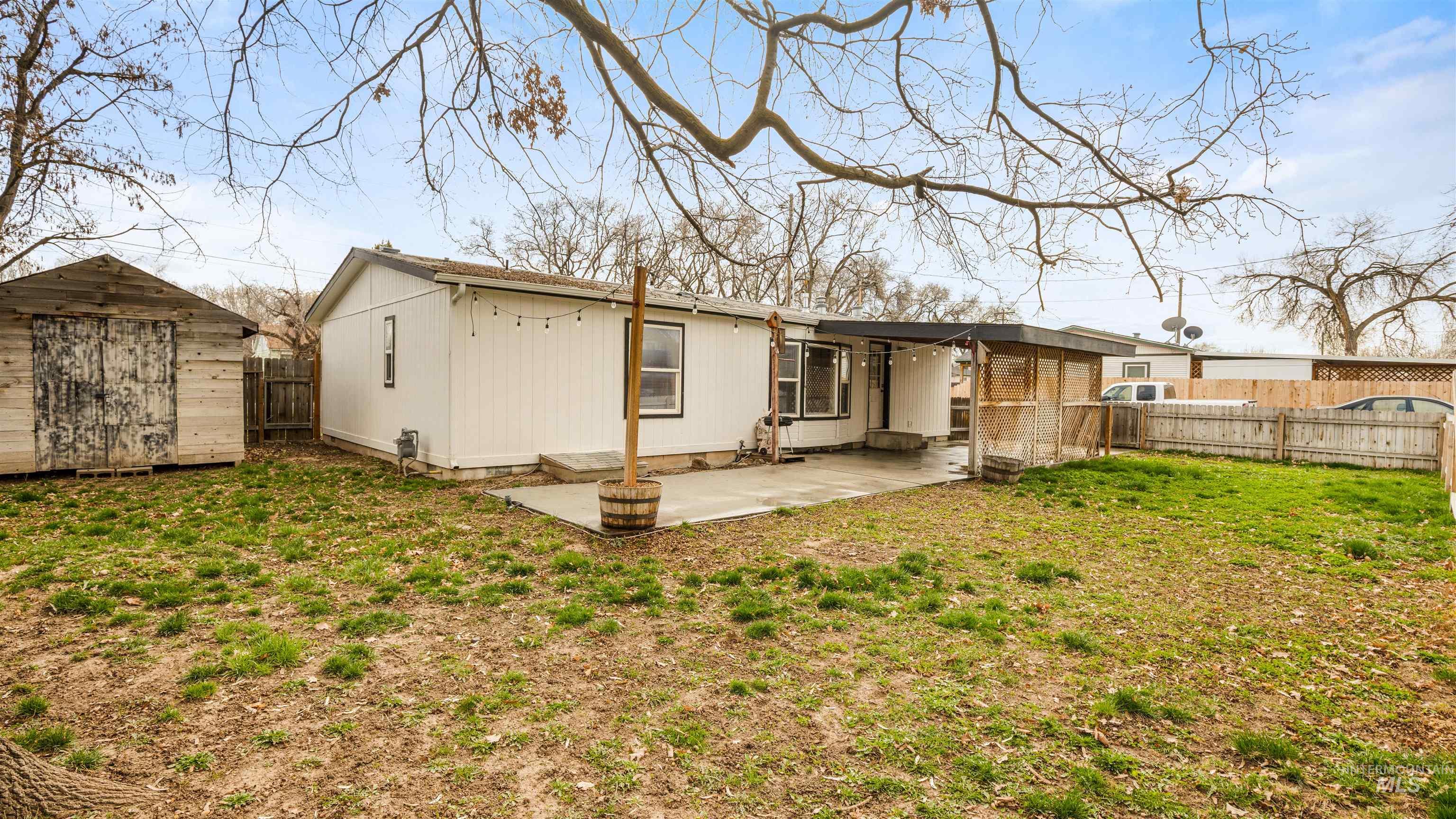 2107 S Phillippi Street, Boise, Idaho 83705, 3 Bedrooms, 2 Bathrooms, Residential For Sale, Price $399,900,MLS 98978851