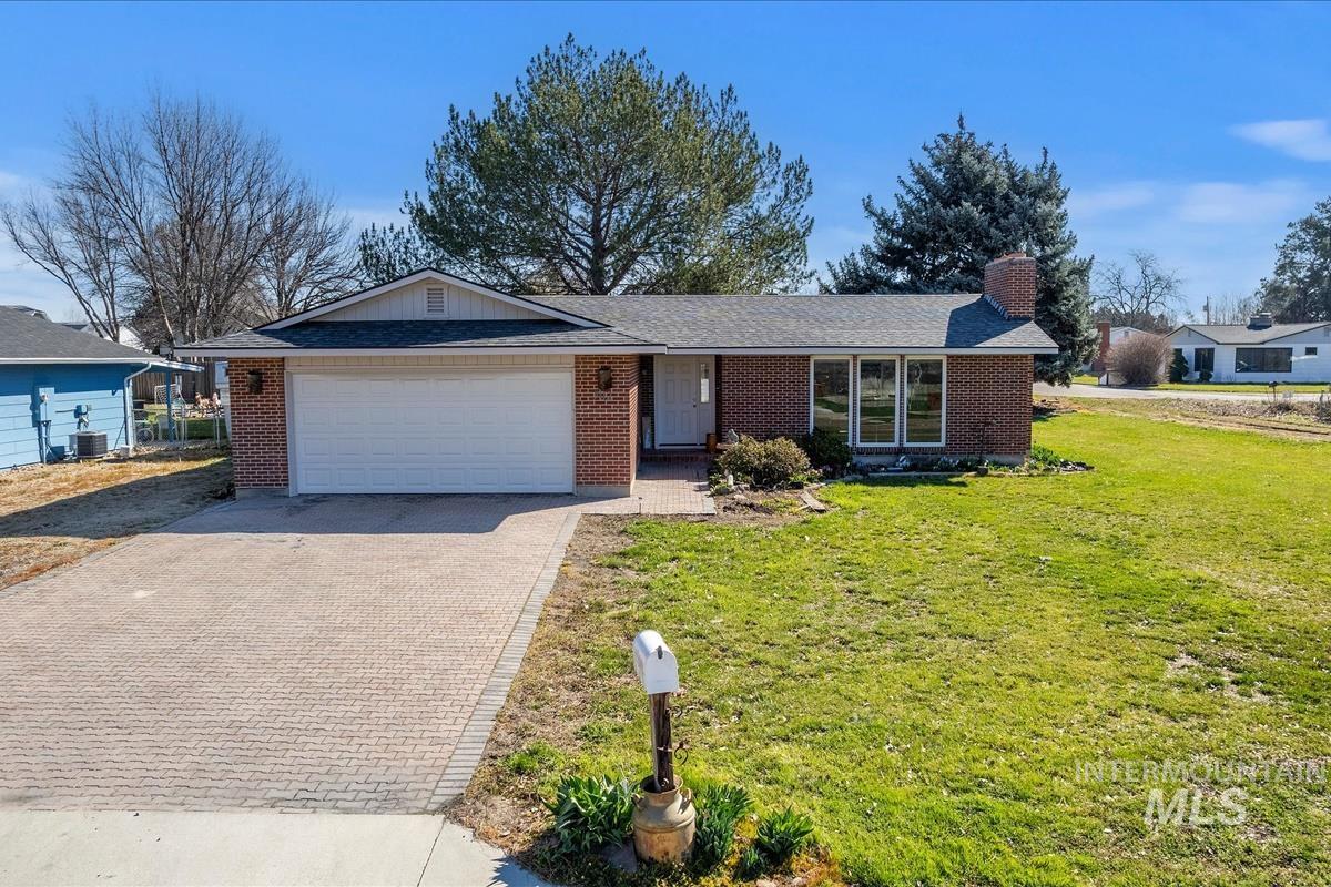 702 N La Cresta Ave, Caldwell, Idaho 83605-2531, 3 Bedrooms, 2 Bathrooms, Residential For Sale, Price $366,000,MLS 98978855