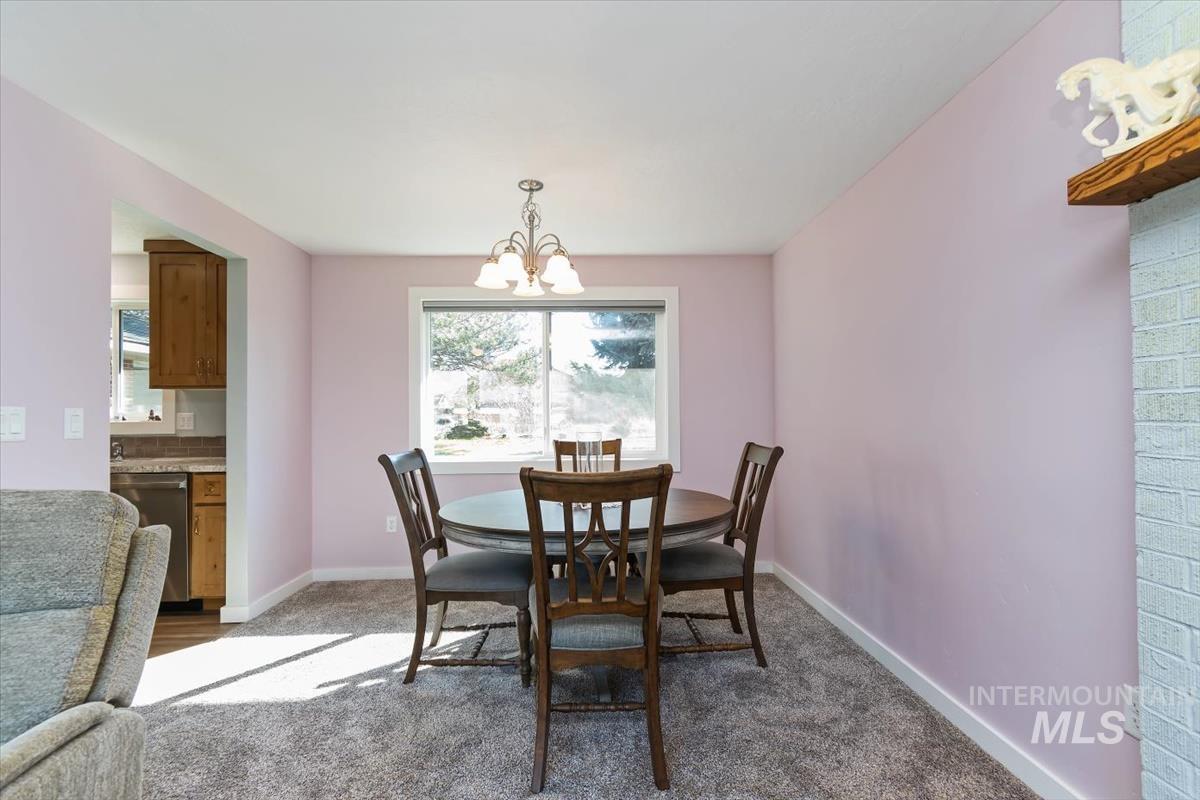 702 N La Cresta Ave, Caldwell, Idaho 83605-2531, 3 Bedrooms, 2 Bathrooms, Residential For Sale, Price $366,000,MLS 98978855