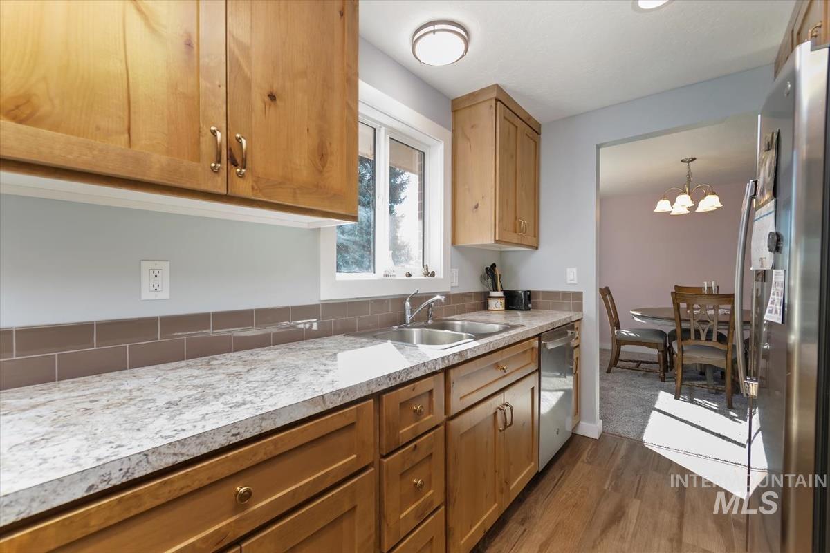 702 N La Cresta Ave, Caldwell, Idaho 83605-2531, 3 Bedrooms, 2 Bathrooms, Residential For Sale, Price $366,000,MLS 98978855