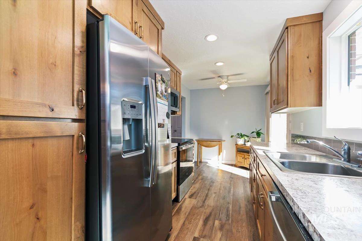 702 N La Cresta Ave, Caldwell, Idaho 83605-2531, 3 Bedrooms, 2 Bathrooms, Residential For Sale, Price $366,000,MLS 98978855