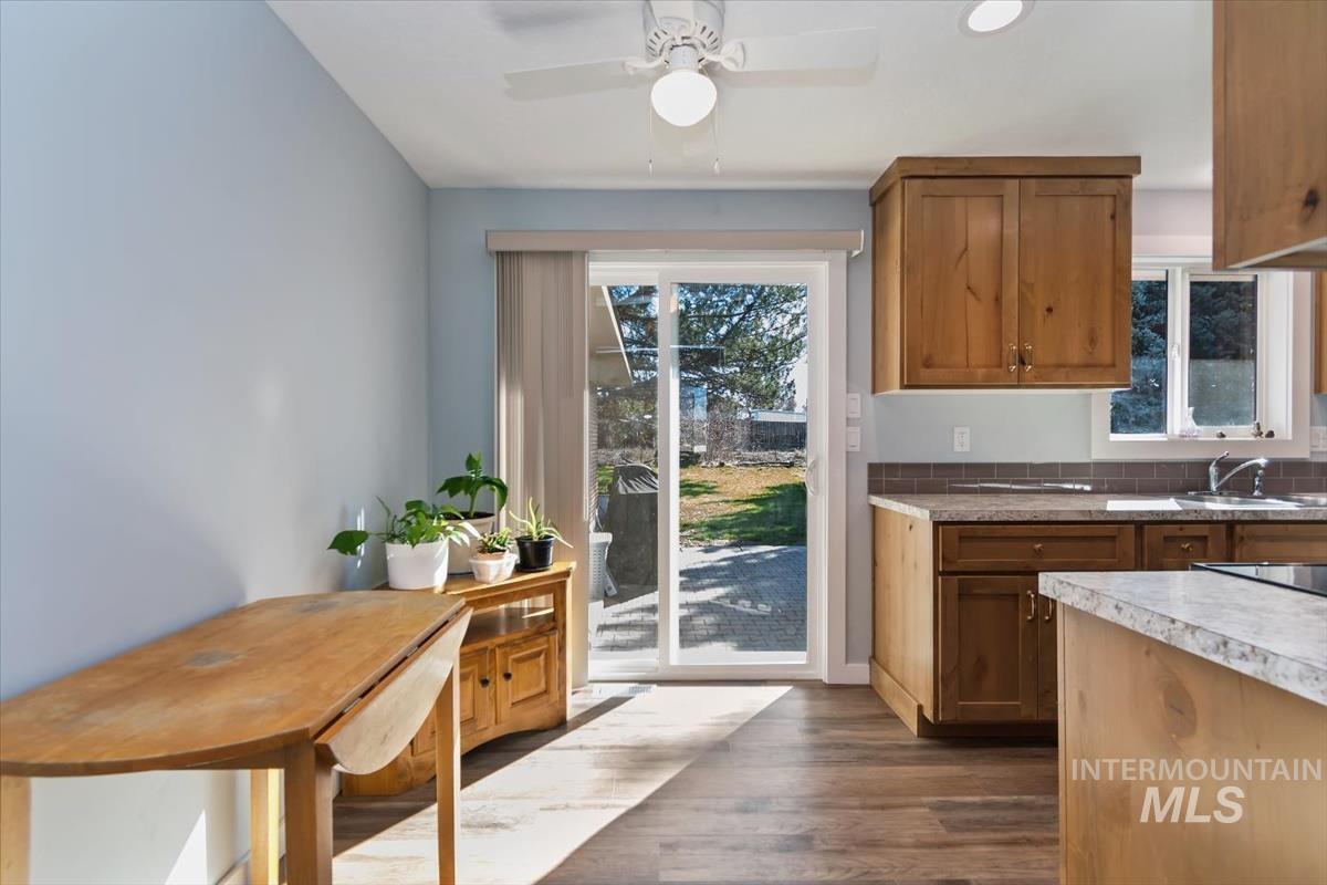 702 N La Cresta Ave, Caldwell, Idaho 83605-2531, 3 Bedrooms, 2 Bathrooms, Residential For Sale, Price $366,000,MLS 98978855