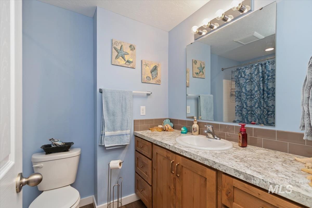 702 N La Cresta Ave, Caldwell, Idaho 83605-2531, 3 Bedrooms, 2 Bathrooms, Residential For Sale, Price $366,000,MLS 98978855