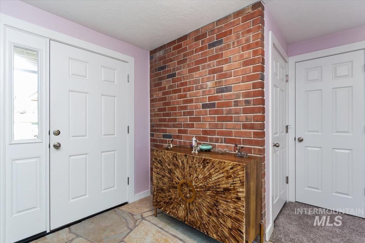 702 N La Cresta Ave, Caldwell, Idaho 83605-2531, 3 Bedrooms, 2 Bathrooms, Residential For Sale, Price $366,000,MLS 98978855