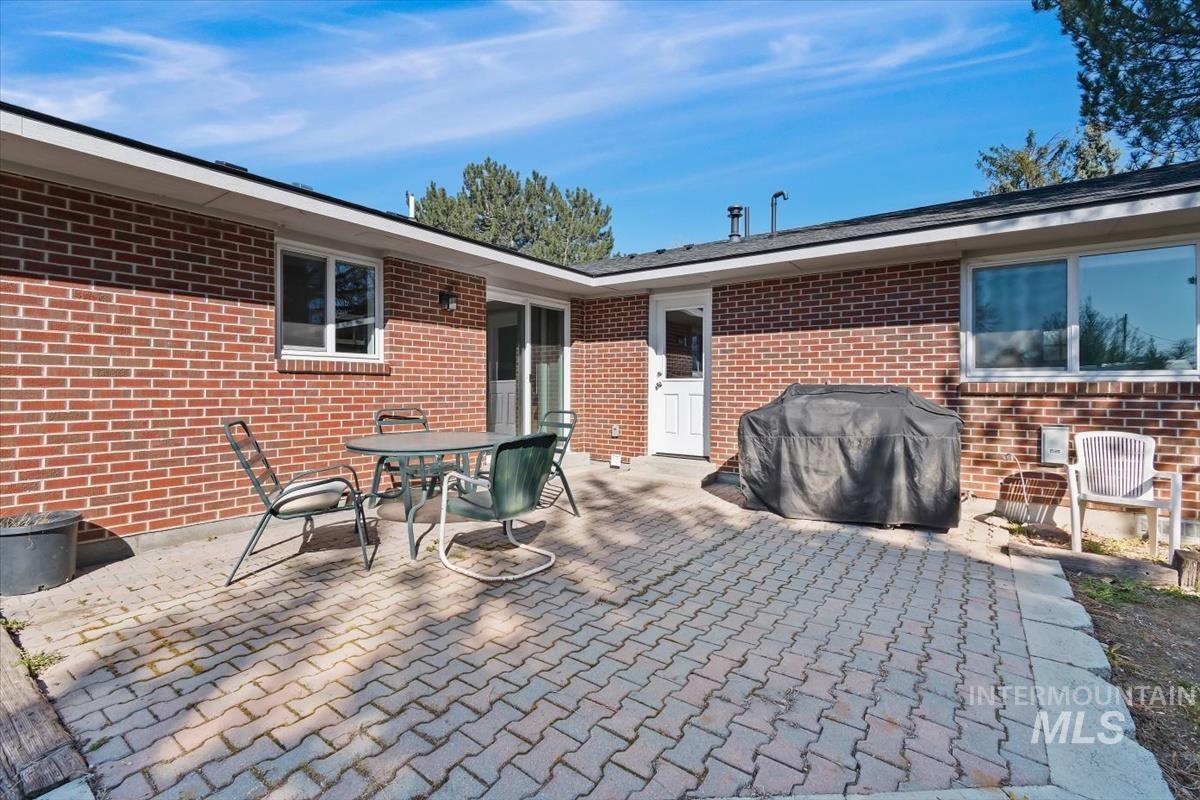 702 N La Cresta Ave, Caldwell, Idaho 83605-2531, 3 Bedrooms, 2 Bathrooms, Residential For Sale, Price $366,000,MLS 98978855