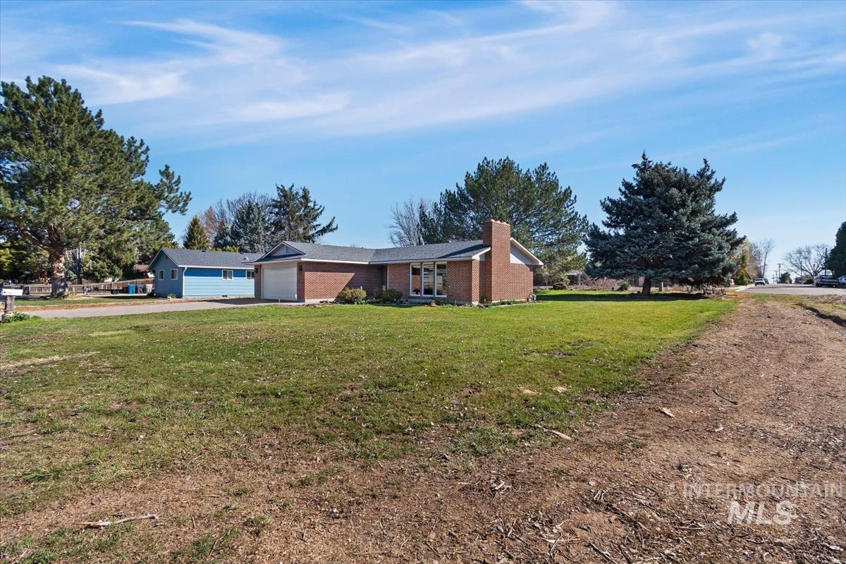 702 N La Cresta Ave, Caldwell, Idaho 83605-2531, 3 Bedrooms, 2 Bathrooms, Residential For Sale, Price $366,000,MLS 98978855