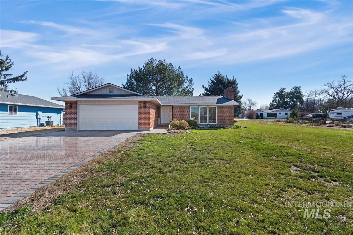 702 N La Cresta Ave, Caldwell, Idaho 83605-2531, 3 Bedrooms, 2 Bathrooms, Residential For Sale, Price $366,000,MLS 98978855