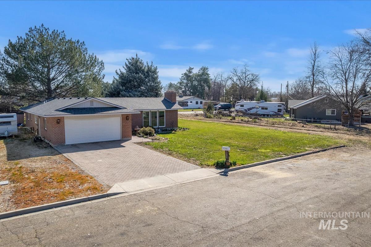 702 N La Cresta Ave, Caldwell, Idaho 83605-2531, 3 Bedrooms, 2 Bathrooms, Residential For Sale, Price $366,000,MLS 98978855