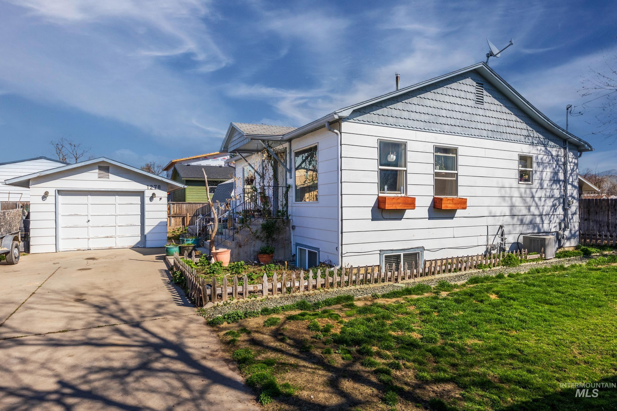 1278 W Targee St, Boise, Idaho 83706, 3 Bedrooms, 2 Bathrooms, Residential For Sale, Price $489,900, 98978856