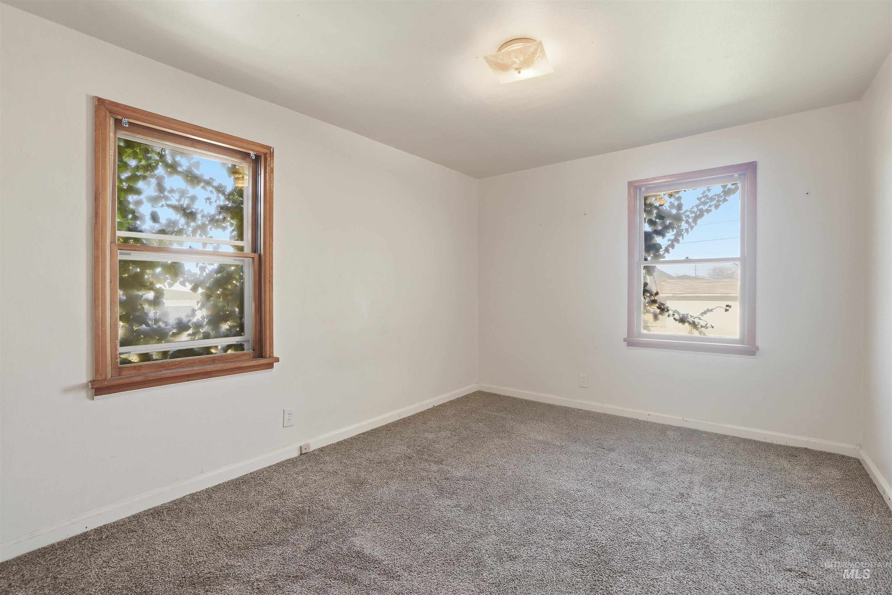 116 N 13th Ave, Buhl, Idaho 83316, 3 Bedrooms, 1.5 Bathrooms, Residential Income For Sale, Price $294,900,MLS 98978859