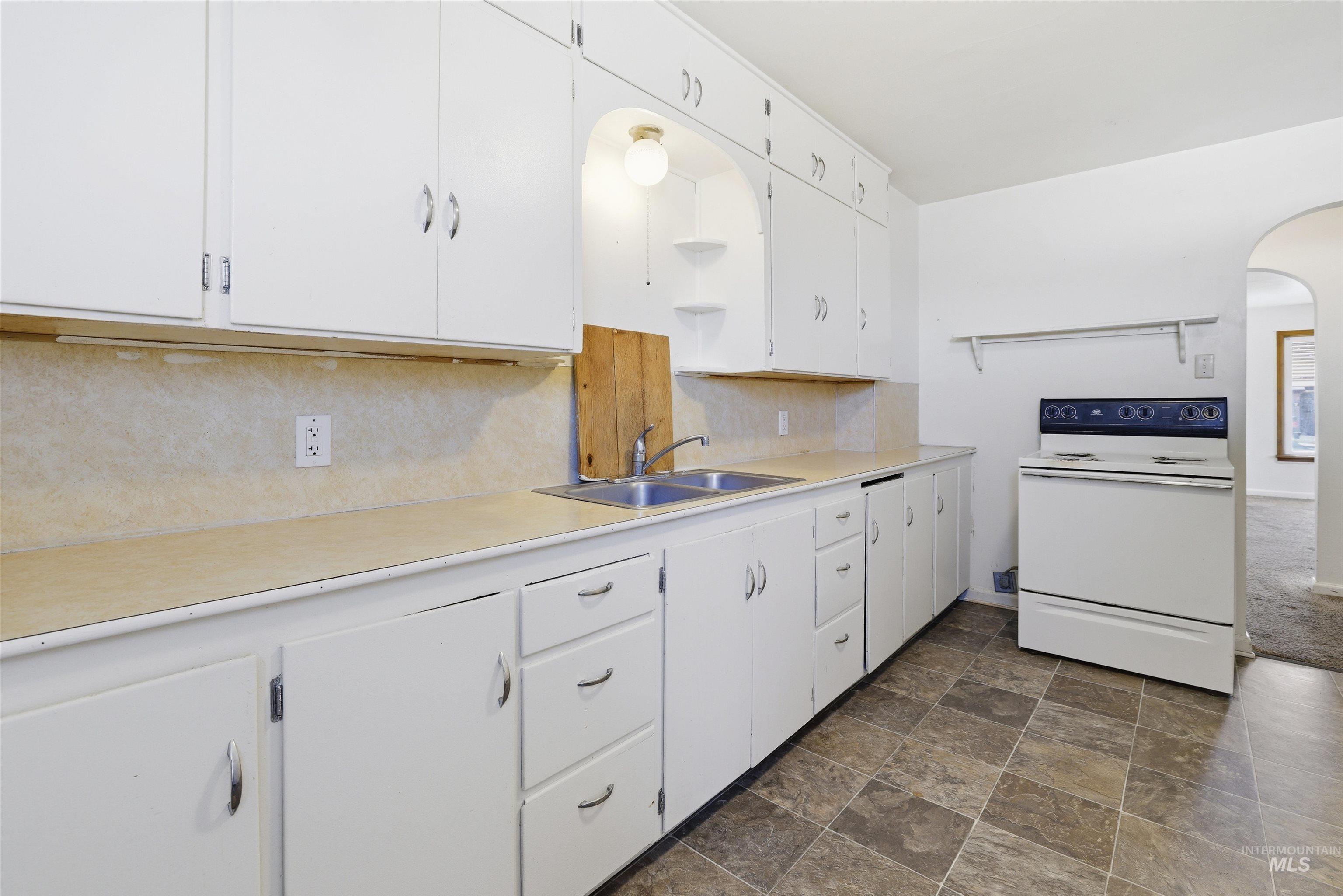 116 N 13th Ave, Buhl, Idaho 83316, 3 Bedrooms, 1.5 Bathrooms, Residential Income For Sale, Price $294,900,MLS 98978859