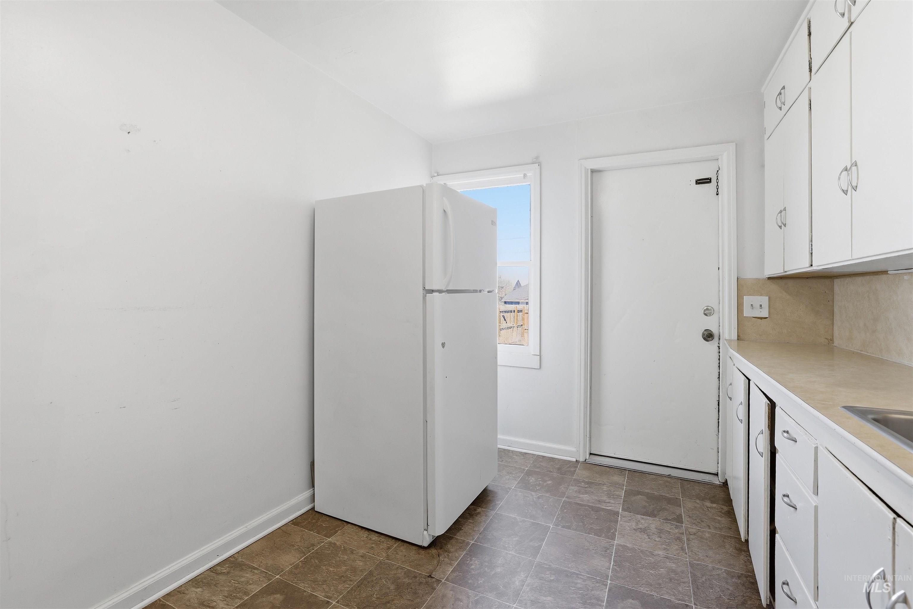 116 N 13th Ave, Buhl, Idaho 83316, 3 Bedrooms, 1.5 Bathrooms, Residential Income For Sale, Price $294,900,MLS 98978859