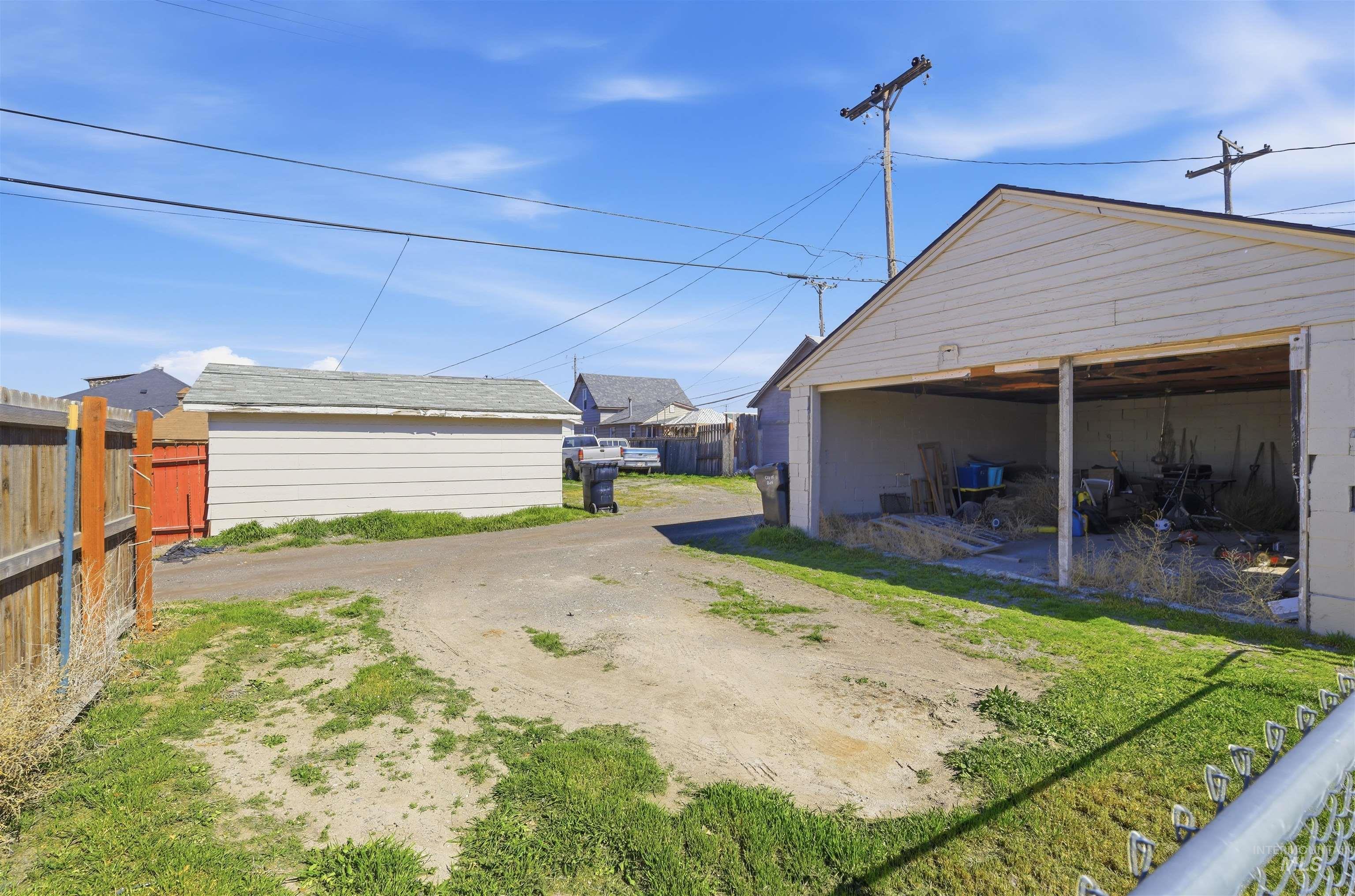 116 N 13th Ave, Buhl, Idaho 83316, 3 Bedrooms, 1.5 Bathrooms, Residential Income For Sale, Price $294,900,MLS 98978859