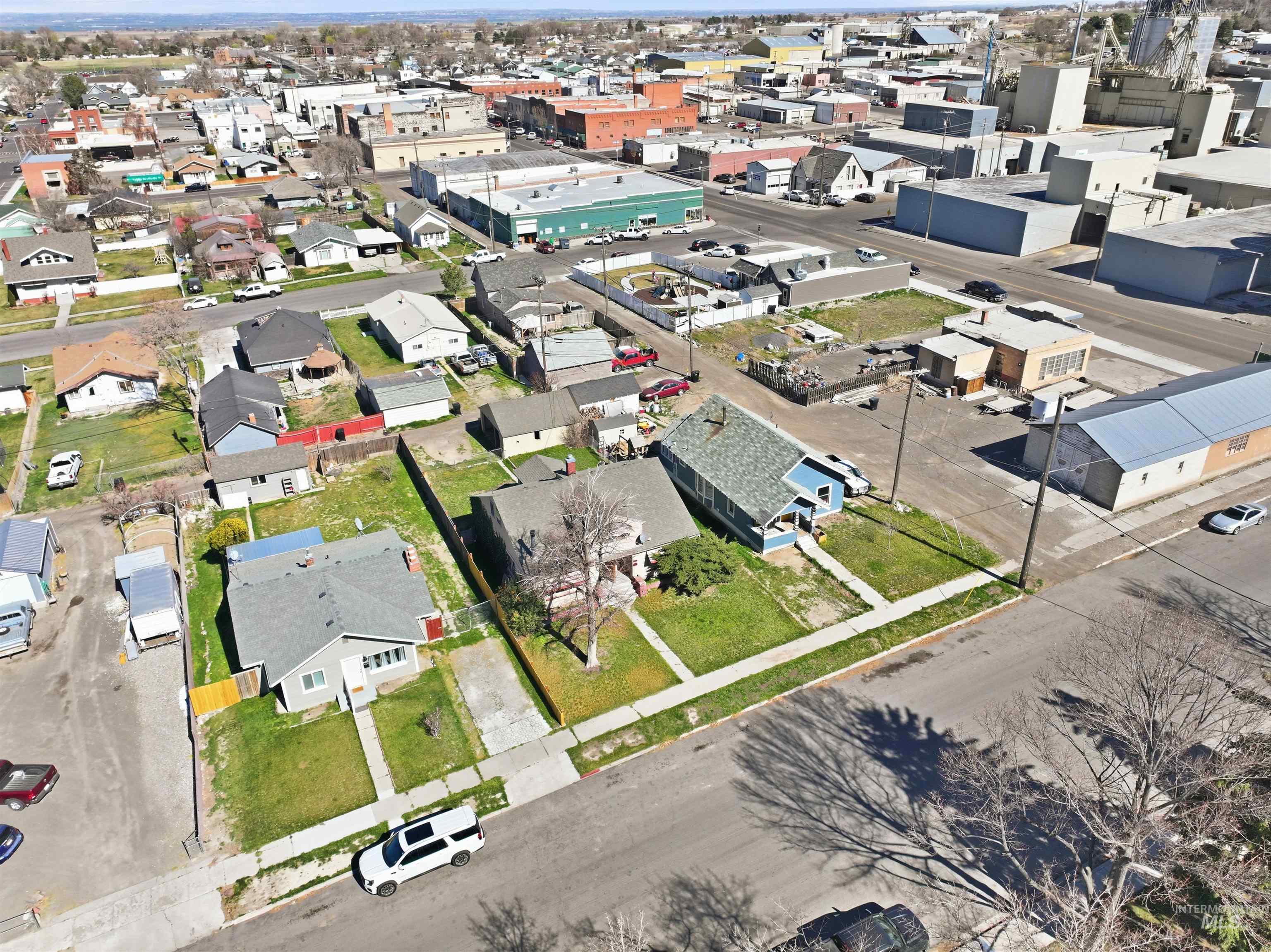 116 N 13th Ave, Buhl, Idaho 83316, 3 Bedrooms, 1.5 Bathrooms, Residential Income For Sale, Price $294,900,MLS 98978859