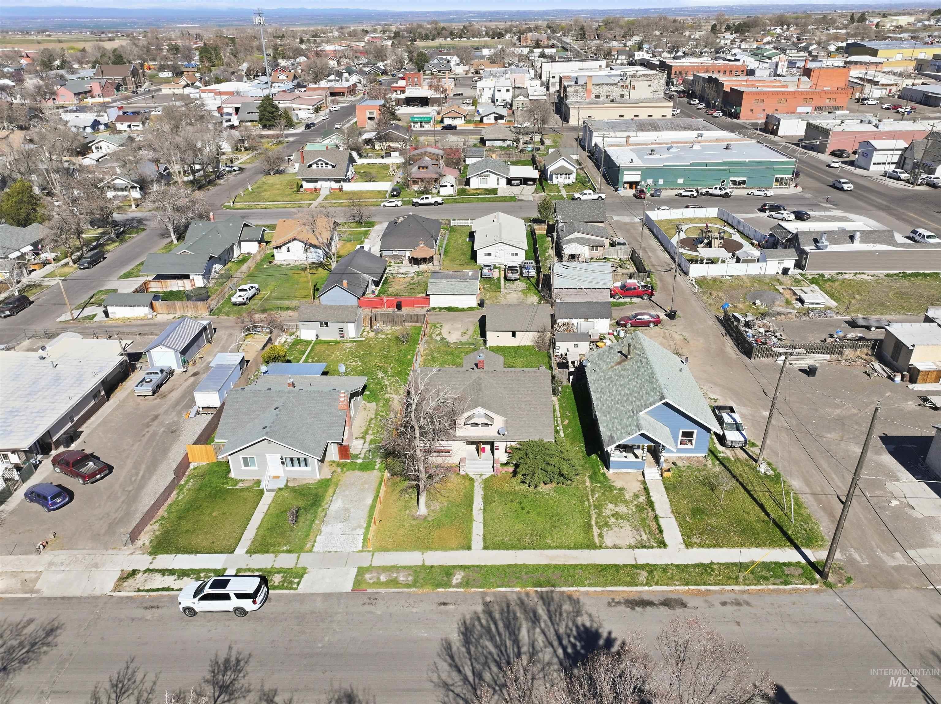 116 N 13th Ave, Buhl, Idaho 83316, 3 Bedrooms, 1.5 Bathrooms, Residential Income For Sale, Price $294,900,MLS 98978859