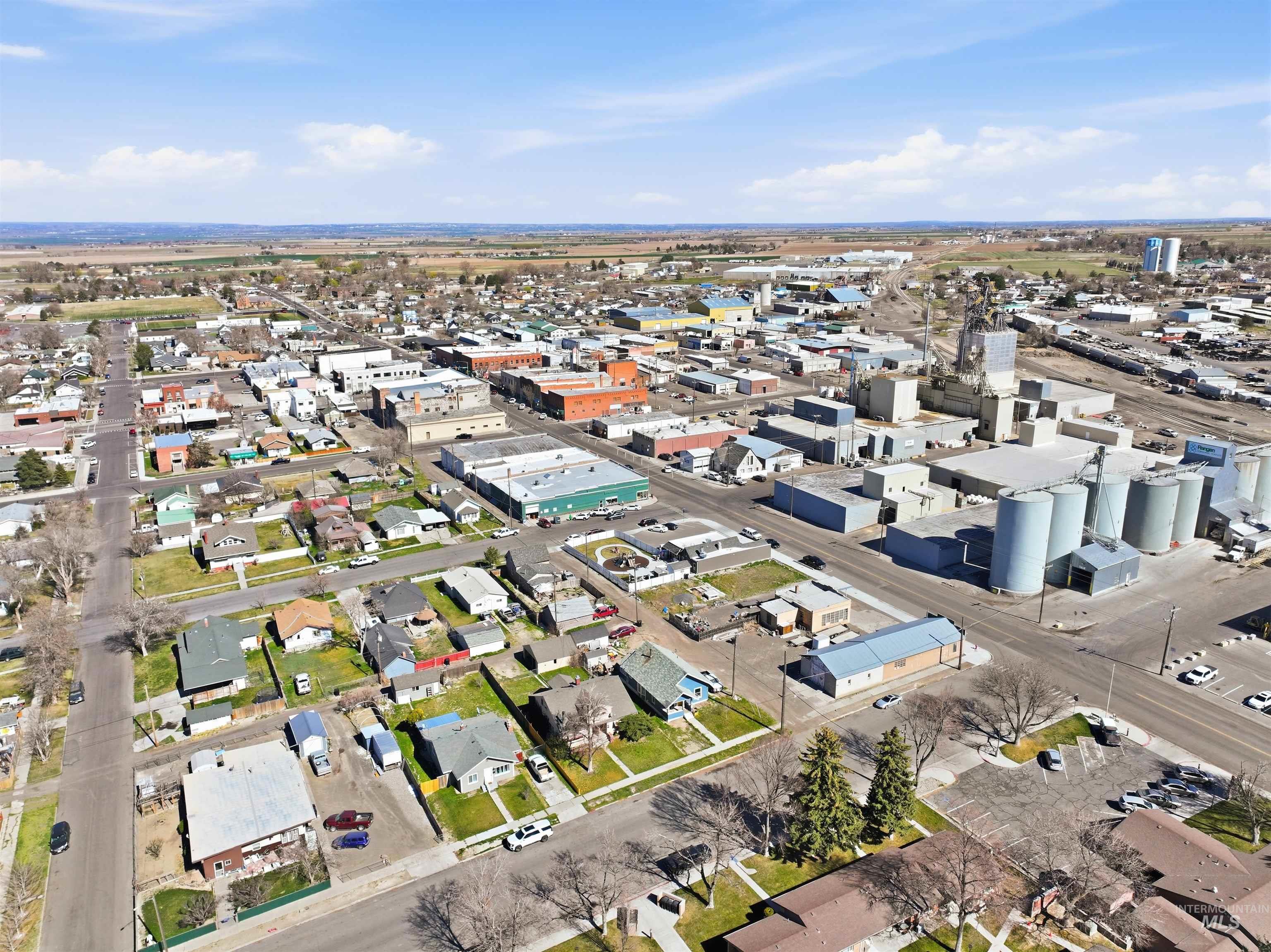 116 N 13th Ave, Buhl, Idaho 83316, 3 Bedrooms, 1.5 Bathrooms, Residential Income For Sale, Price $294,900,MLS 98978859