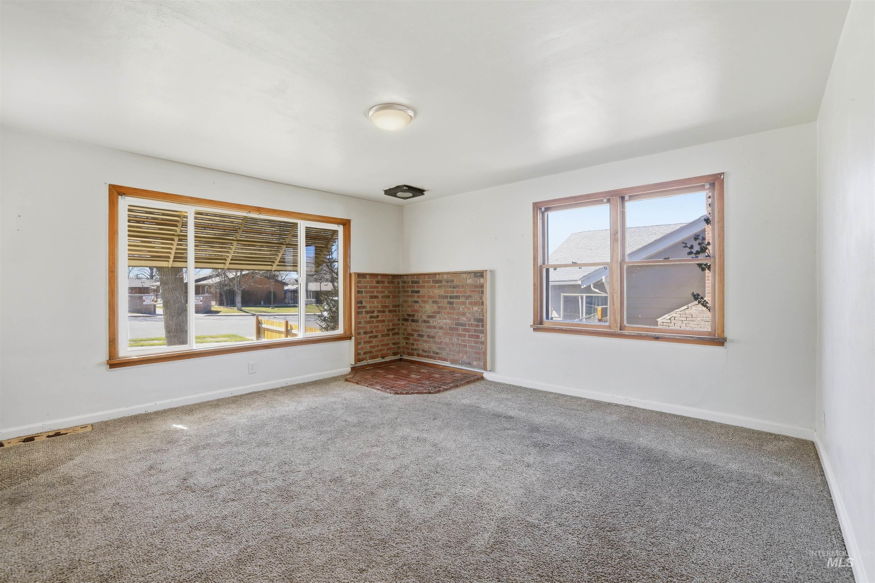 116 N 13th Ave, Buhl, Idaho 83316, 3 Bedrooms, 1.5 Bathrooms, Residential Income For Sale, Price $294,900,MLS 98978859