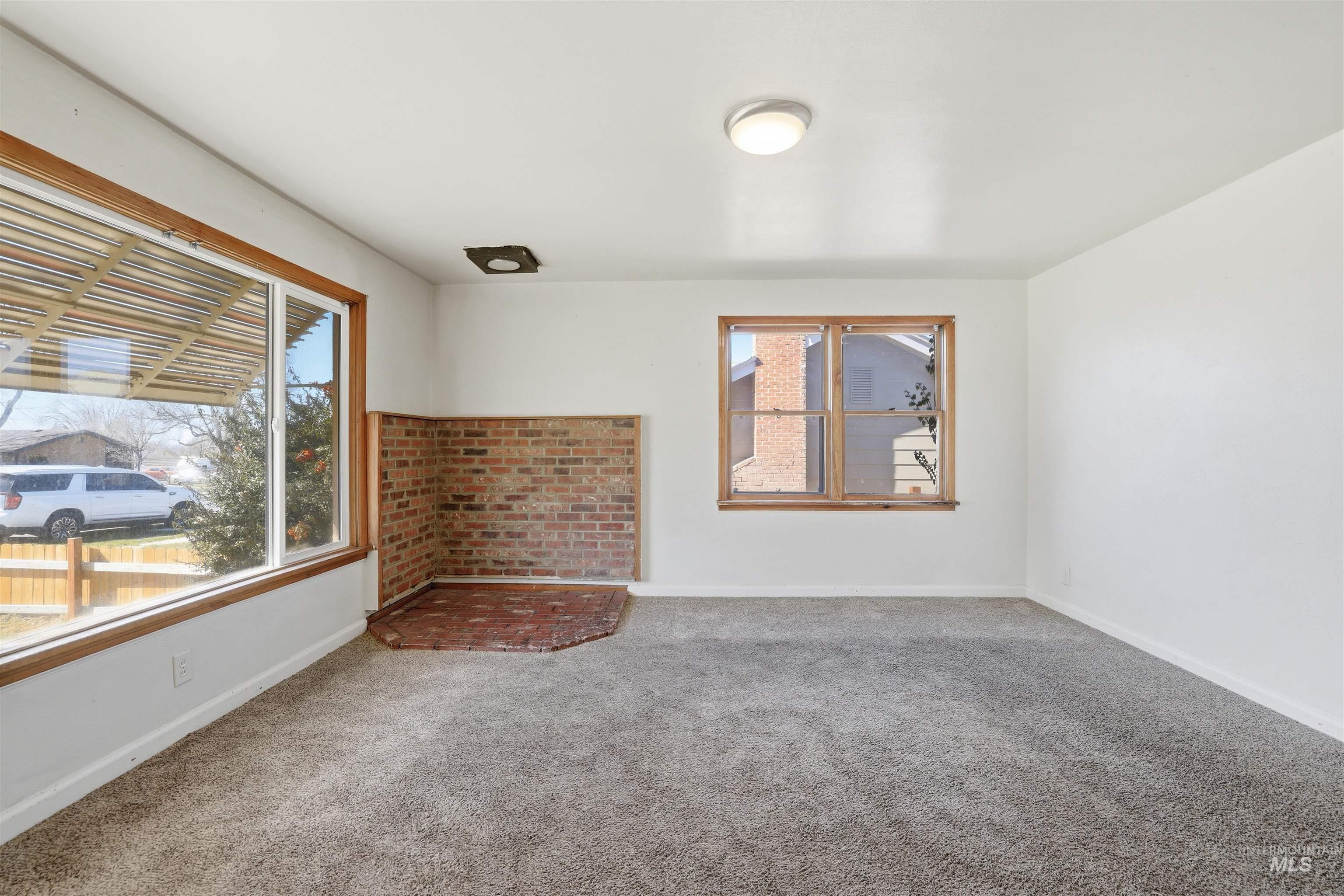 116 N 13th Ave, Buhl, Idaho 83316, 3 Bedrooms, 1.5 Bathrooms, Residential Income For Sale, Price $294,900,MLS 98978859