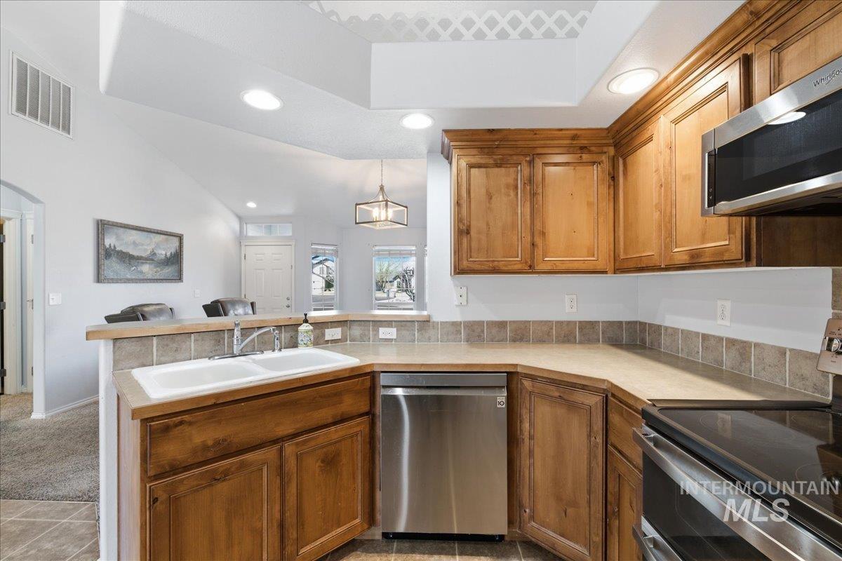 5217 Asbury Way, Caldwell, Idaho 83607, 3 Bedrooms, 2 Bathrooms, Residential For Sale, Price $350,000,MLS 98978861