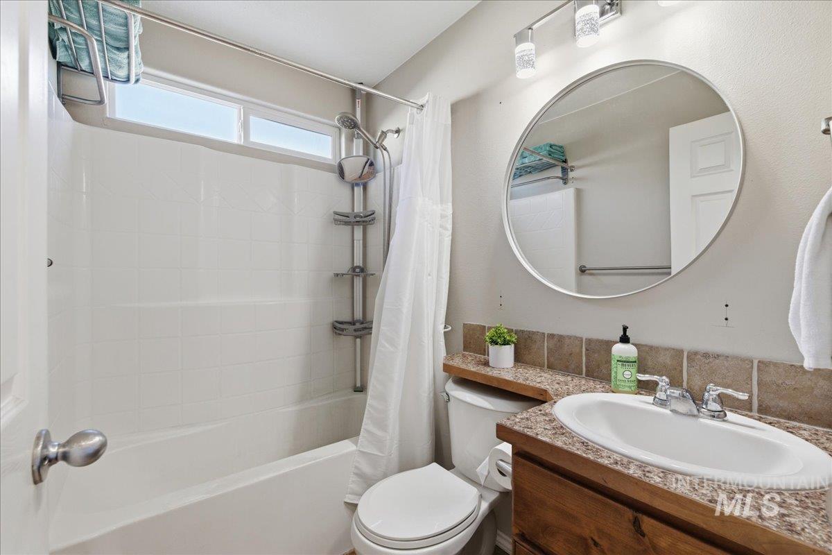 5217 Asbury Way, Caldwell, Idaho 83607, 3 Bedrooms, 2 Bathrooms, Residential For Sale, Price $350,000,MLS 98978861