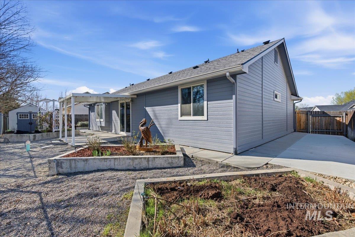 5217 Asbury Way, Caldwell, Idaho 83607, 3 Bedrooms, 2 Bathrooms, Residential For Sale, Price $350,000,MLS 98978861