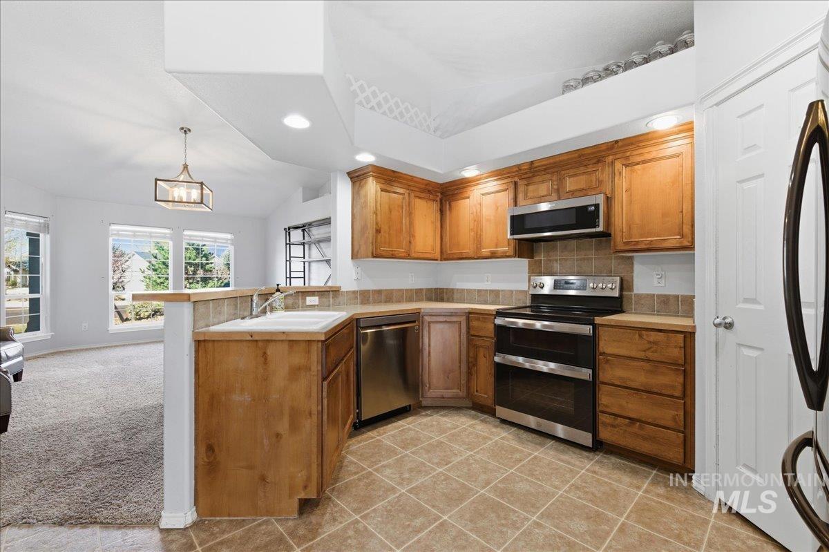 5217 Asbury Way, Caldwell, Idaho 83607, 3 Bedrooms, 2 Bathrooms, Residential For Sale, Price $350,000,MLS 98978861