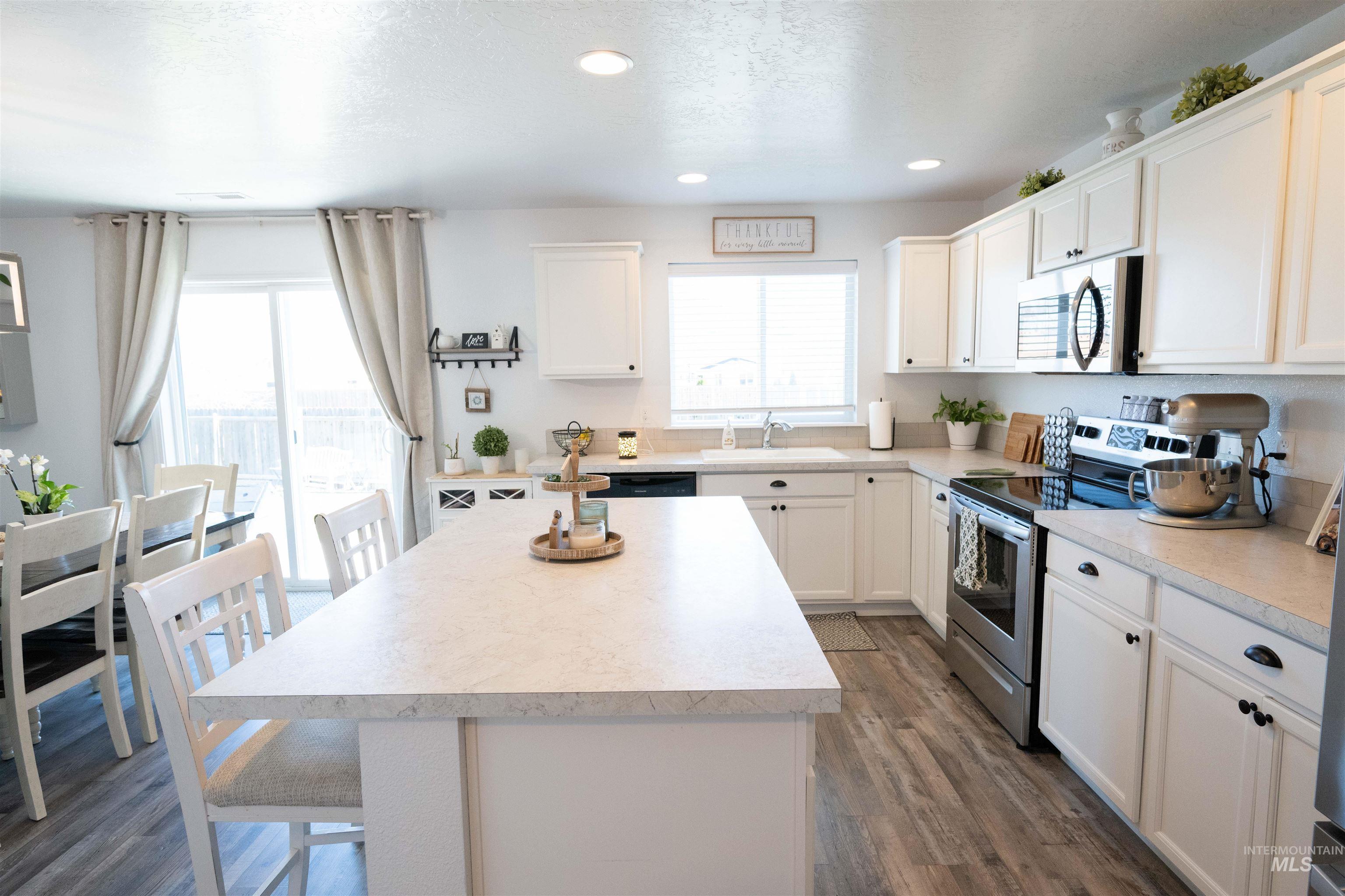 1660 SW Levant Way, Mountain Home, Idaho 83647, 4 Bedrooms, 2.5 Bathrooms, Residential For Sale, Price $460,000,MLS 98978863